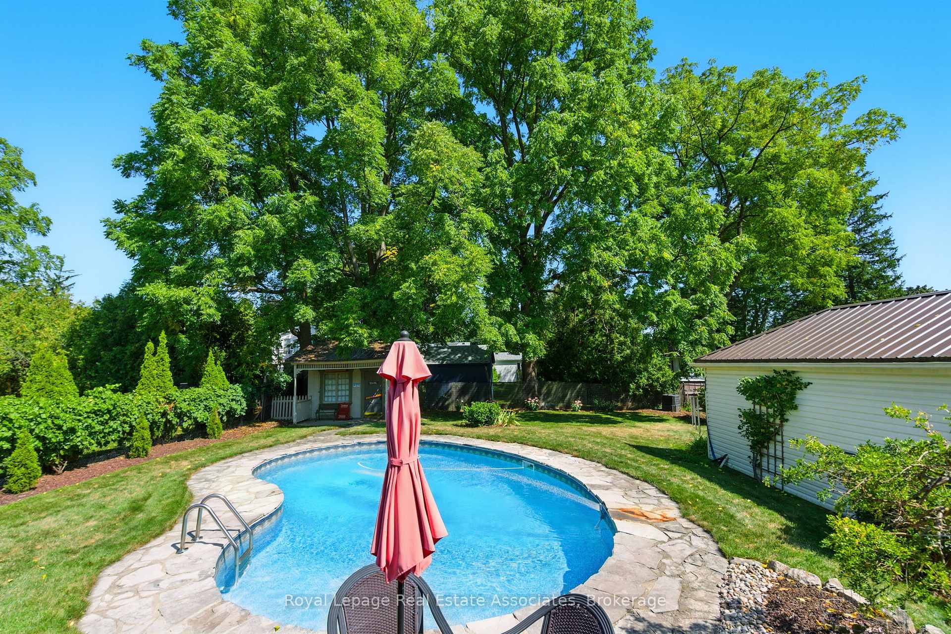 Photo 29 of 240 Mill Street N, Hamilton, Waterdown — HOMEH