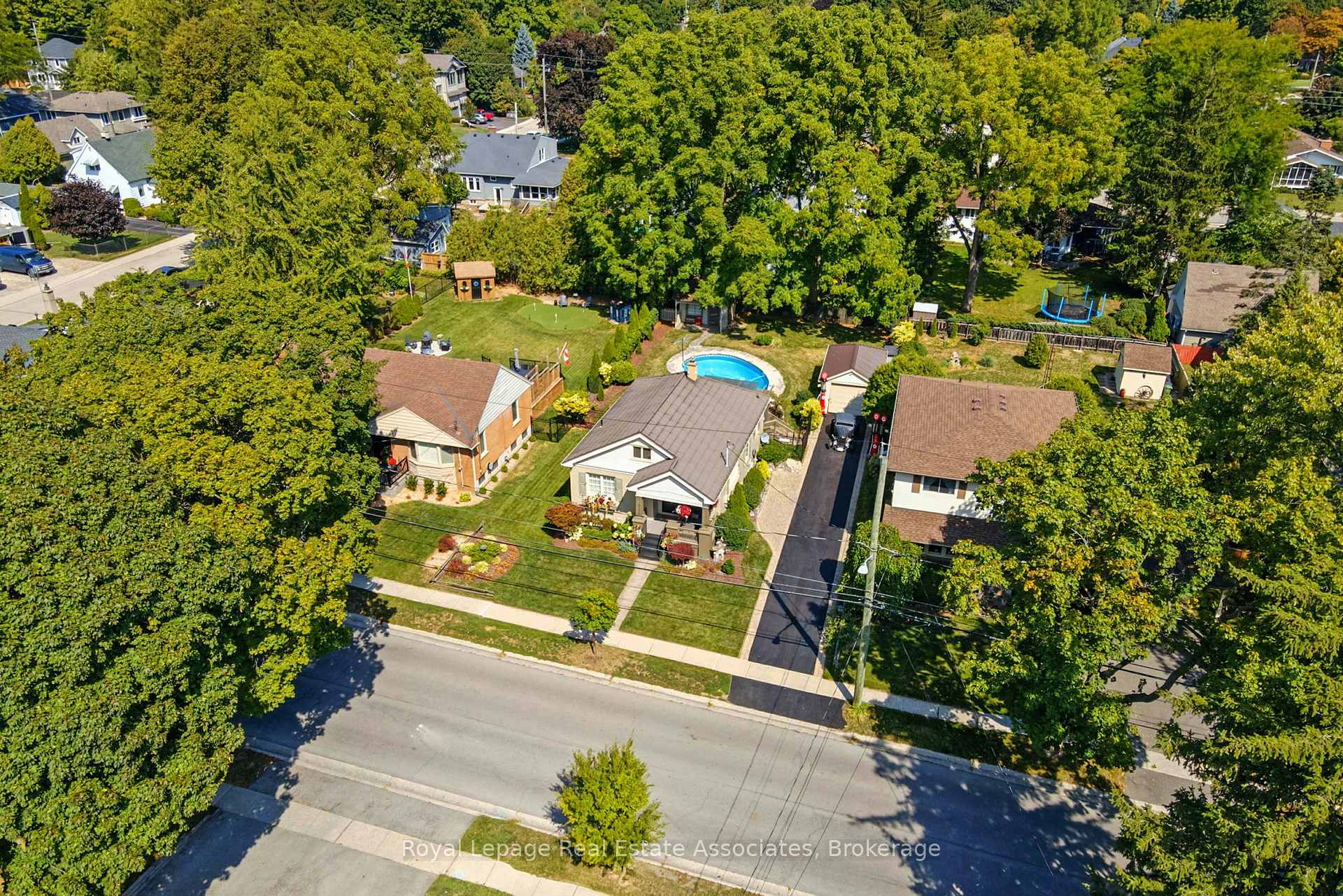 Photo 44 of 240 Mill Street N, Hamilton, Waterdown — HOMEH
