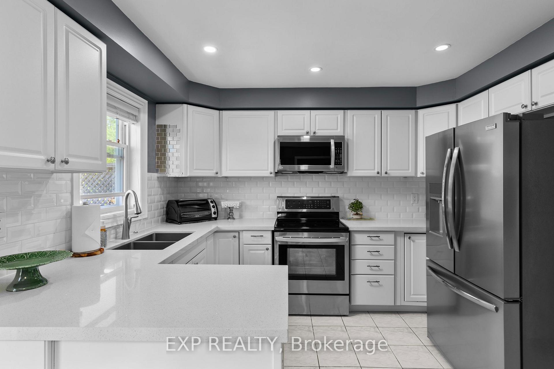 Photo 4 of 90 Bishop Drive, Barrie, Ardagh — HOMEH