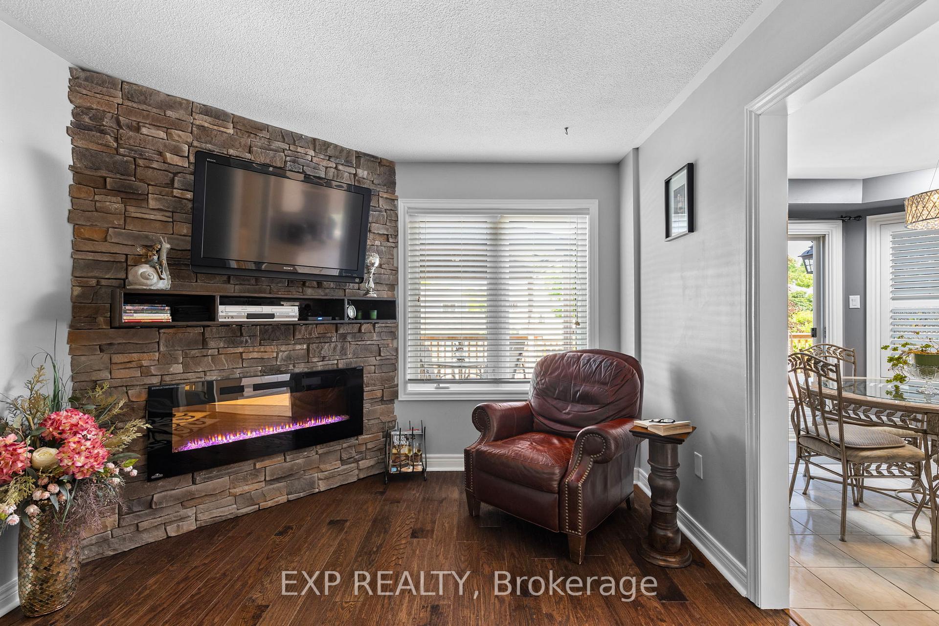 Photo 20 of 90 Bishop Drive, Barrie, Ardagh — HOMEH