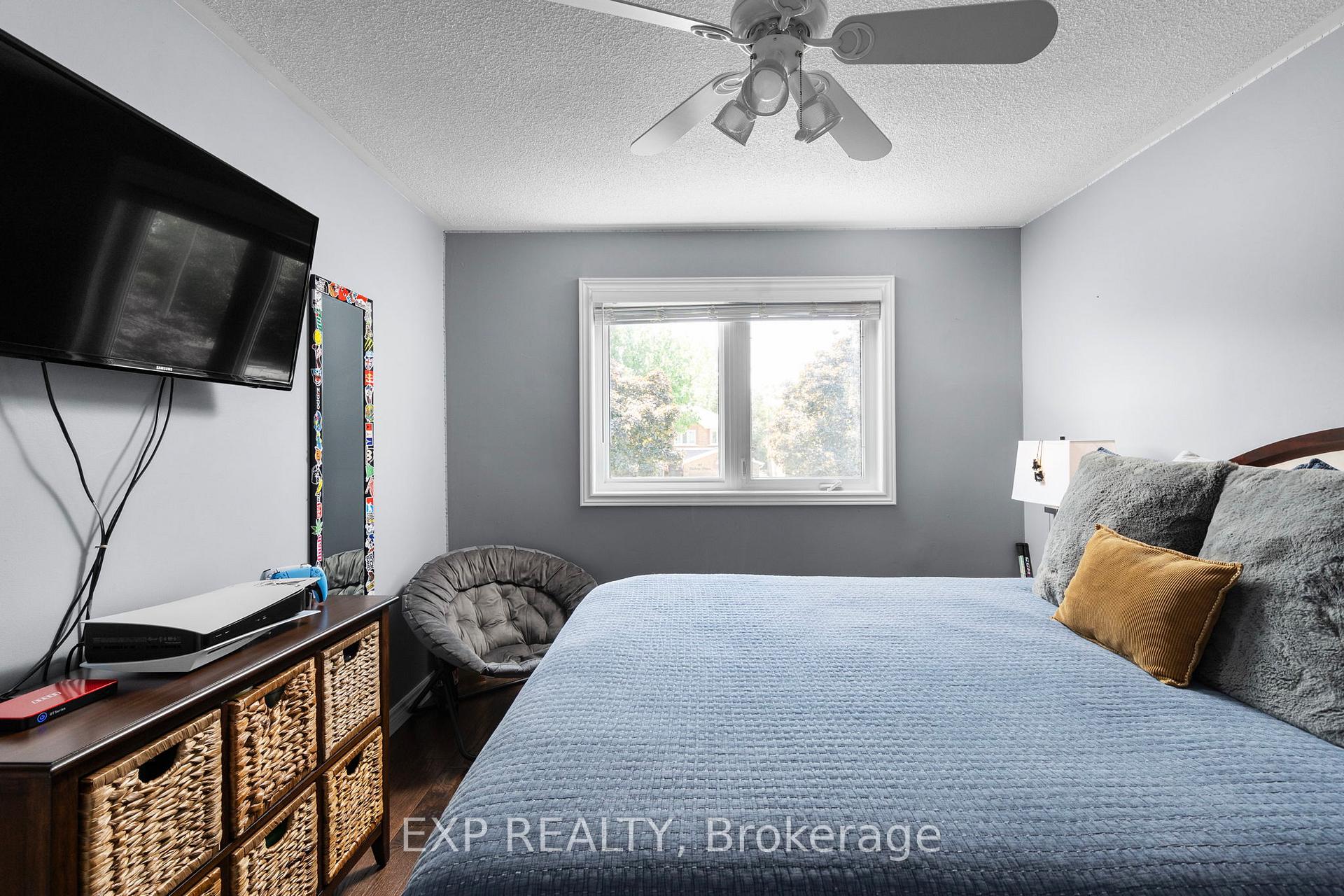 Photo 25 of 90 Bishop Drive, Barrie, Ardagh — HOMEH