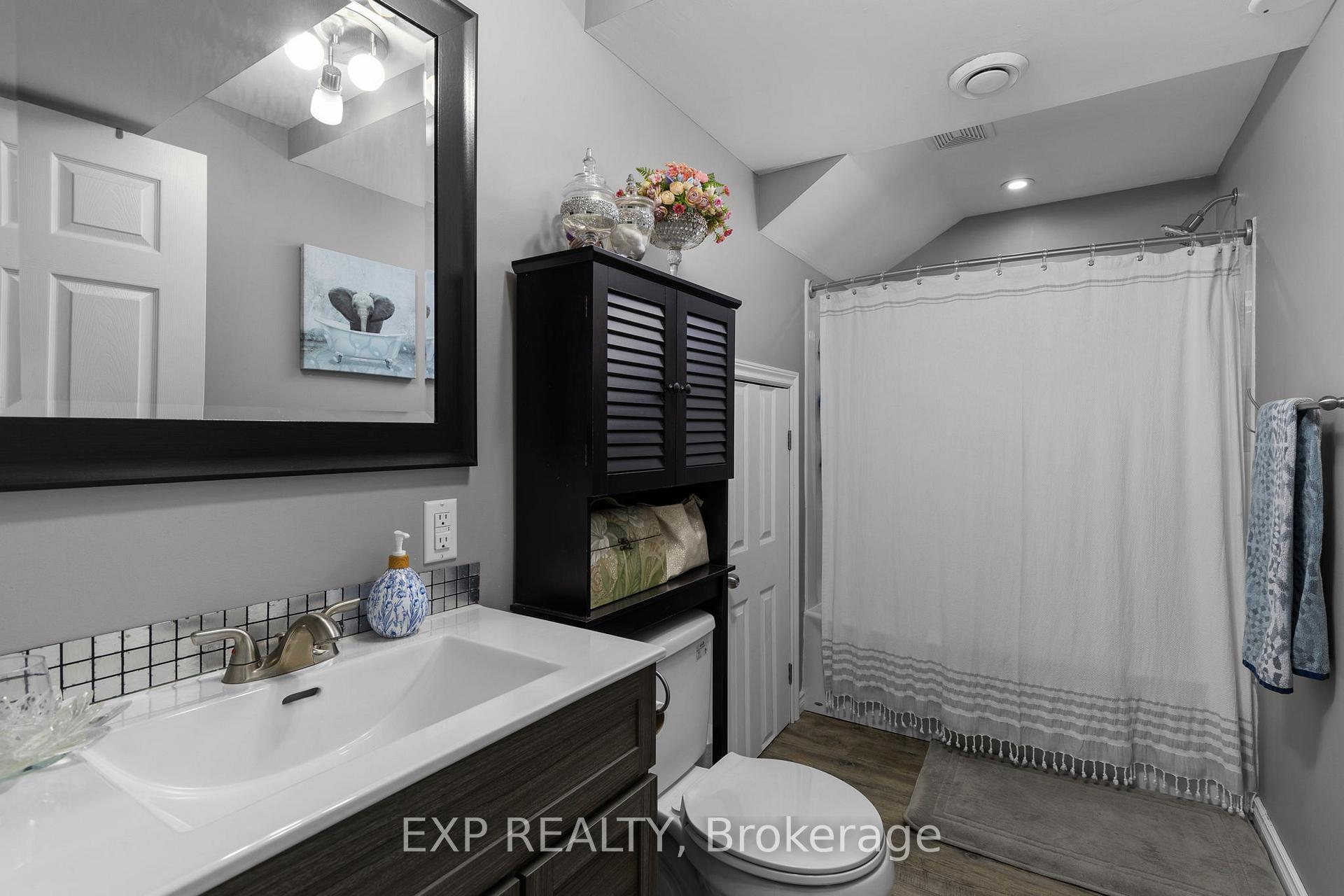 Photo 31 of 90 Bishop Drive, Barrie, Ardagh — HOMEH