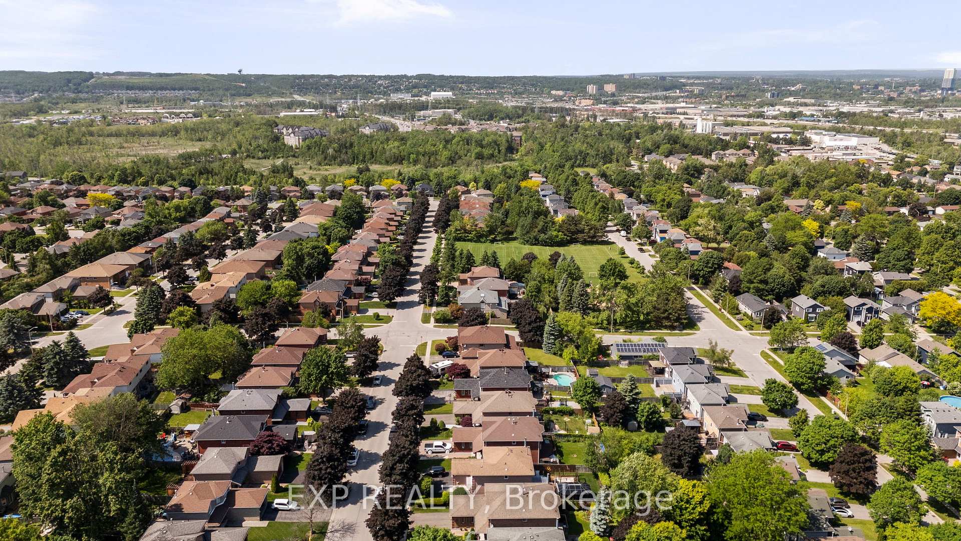 Photo 40 of 90 Bishop Drive, Barrie, Ardagh — HOMEH