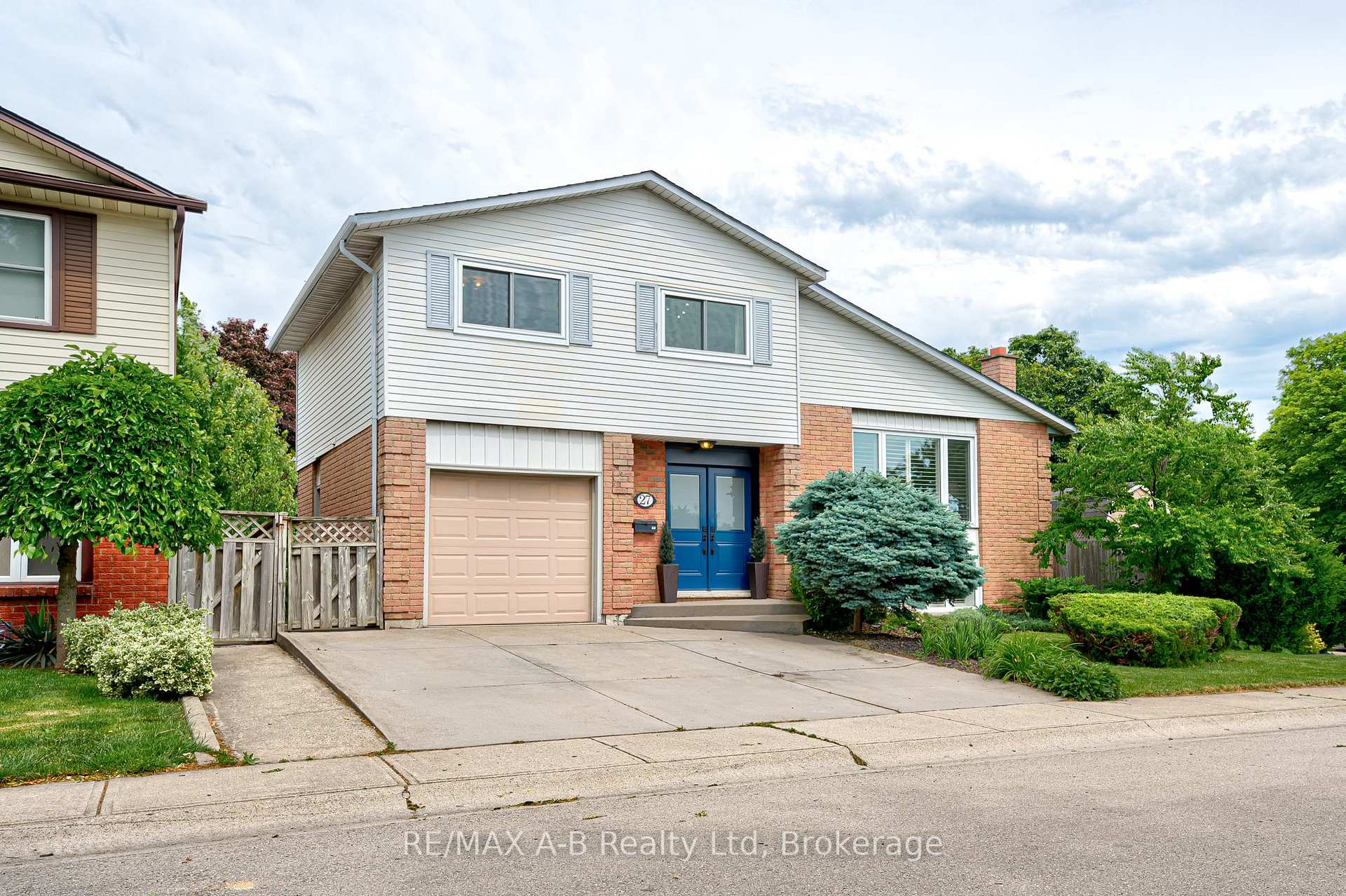 Photo 2 of 27 Basin Crescent, Hamilton, Berrisfield — HOMEH