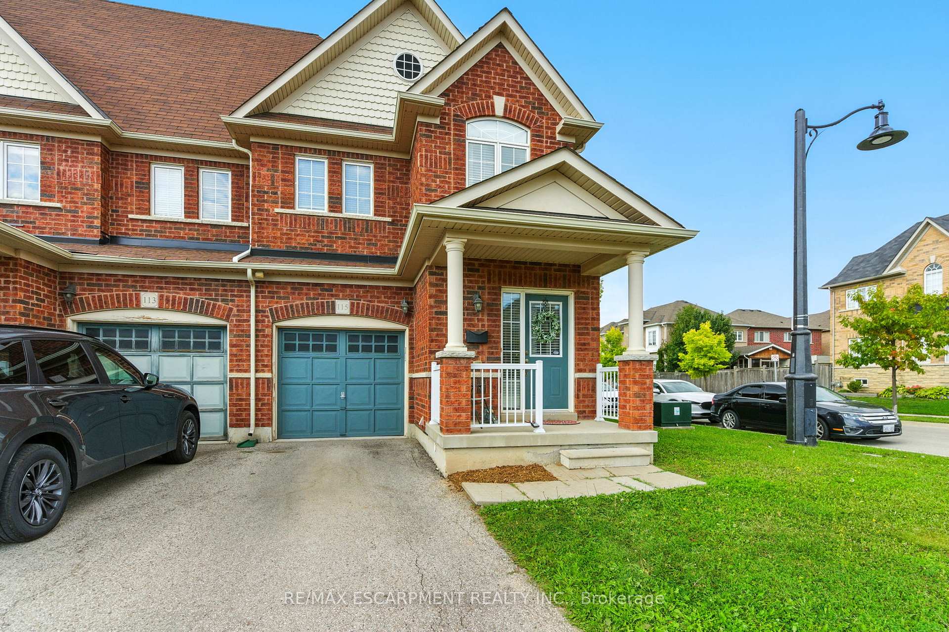 Photo 1 of 115 Skinner Road, Hamilton, Waterdown — HOMEH