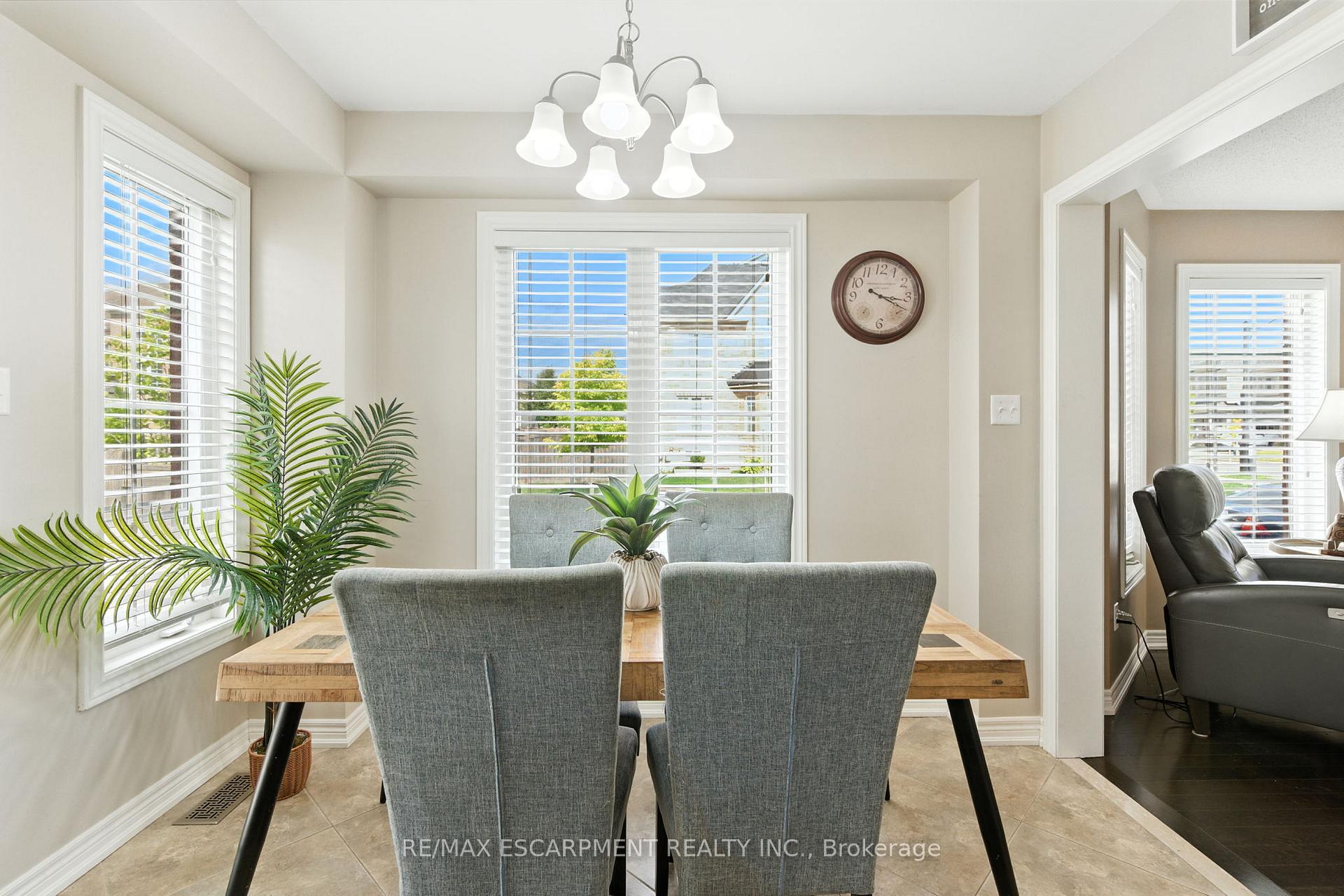 Photo 6 of 115 Skinner Road, Hamilton, Waterdown — HOMEH