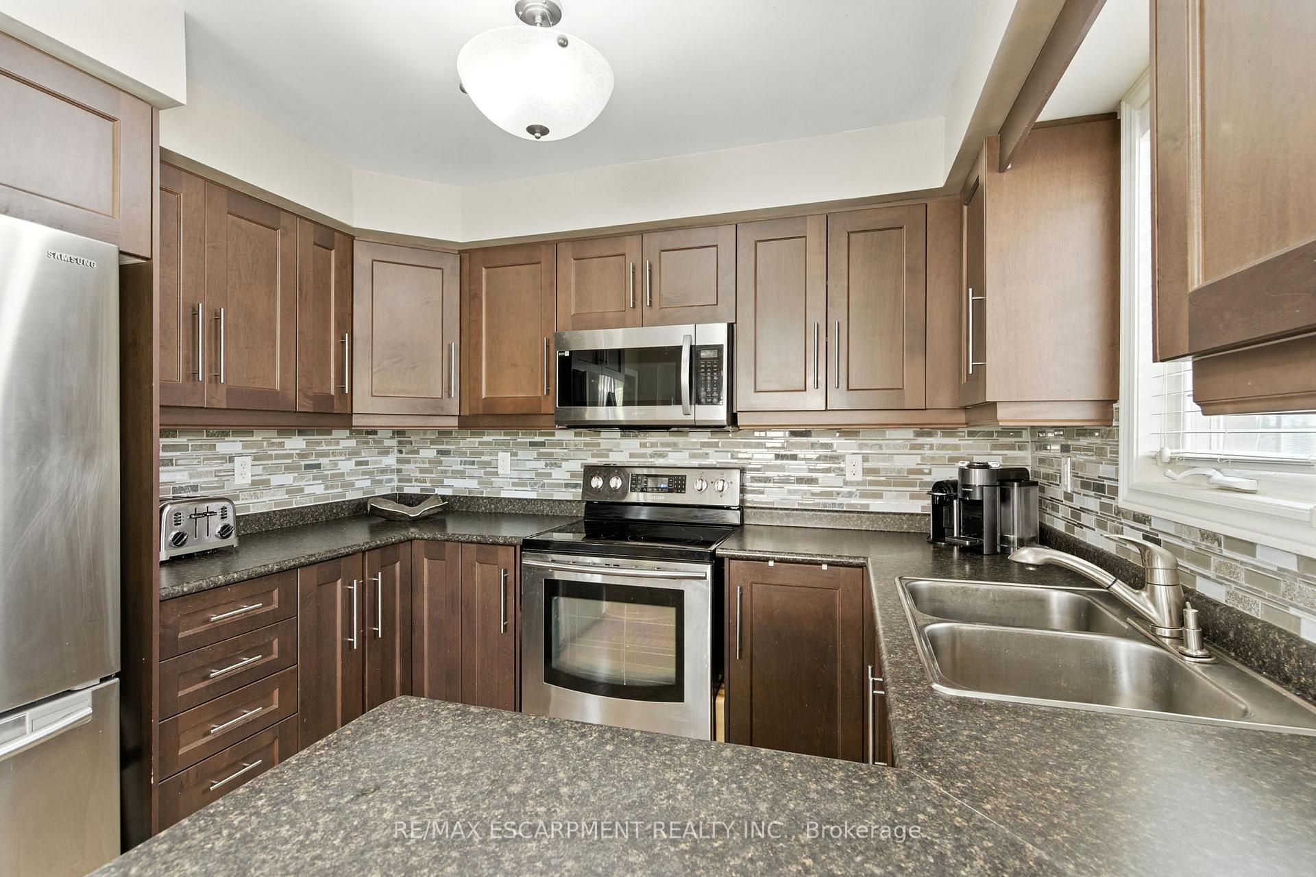 Photo 15 of 115 Skinner Road, Hamilton, Waterdown — HOMEH