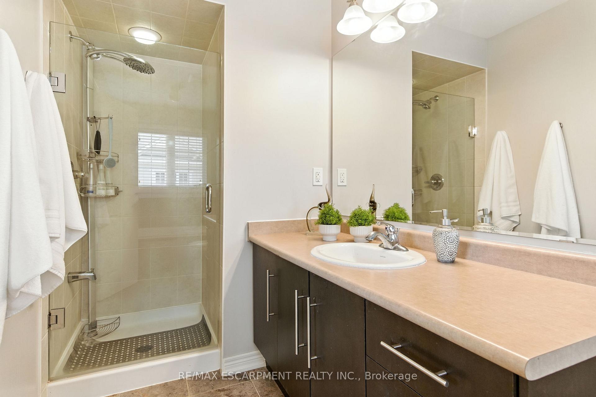 Photo 27 of 115 Skinner Road, Hamilton, Waterdown — HOMEH