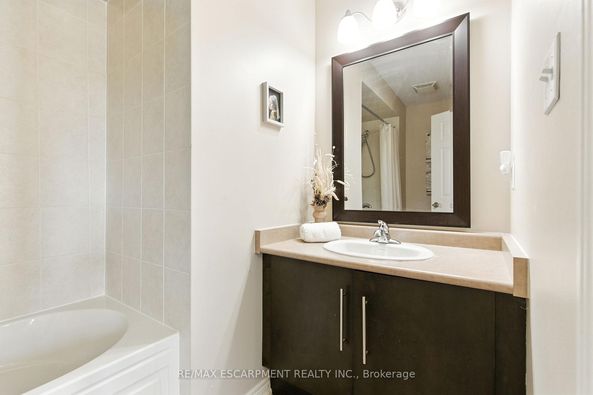 Photo 23 of 115 Skinner Road, Hamilton, Waterdown — HOMEH
