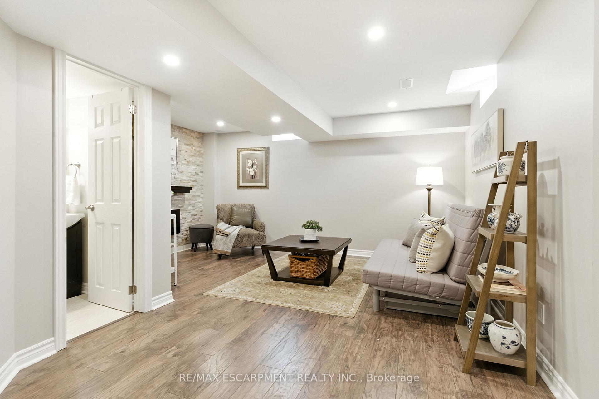 Photo 37 of 115 Skinner Road, Hamilton, Waterdown — HOMEH
