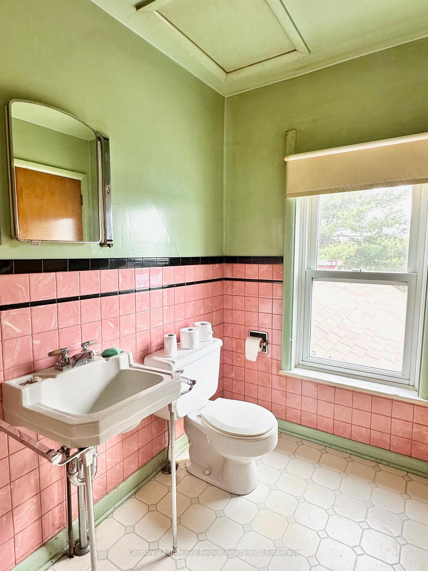 Photo 12 of 461 Brydges Street, Mattawa — HOMEH