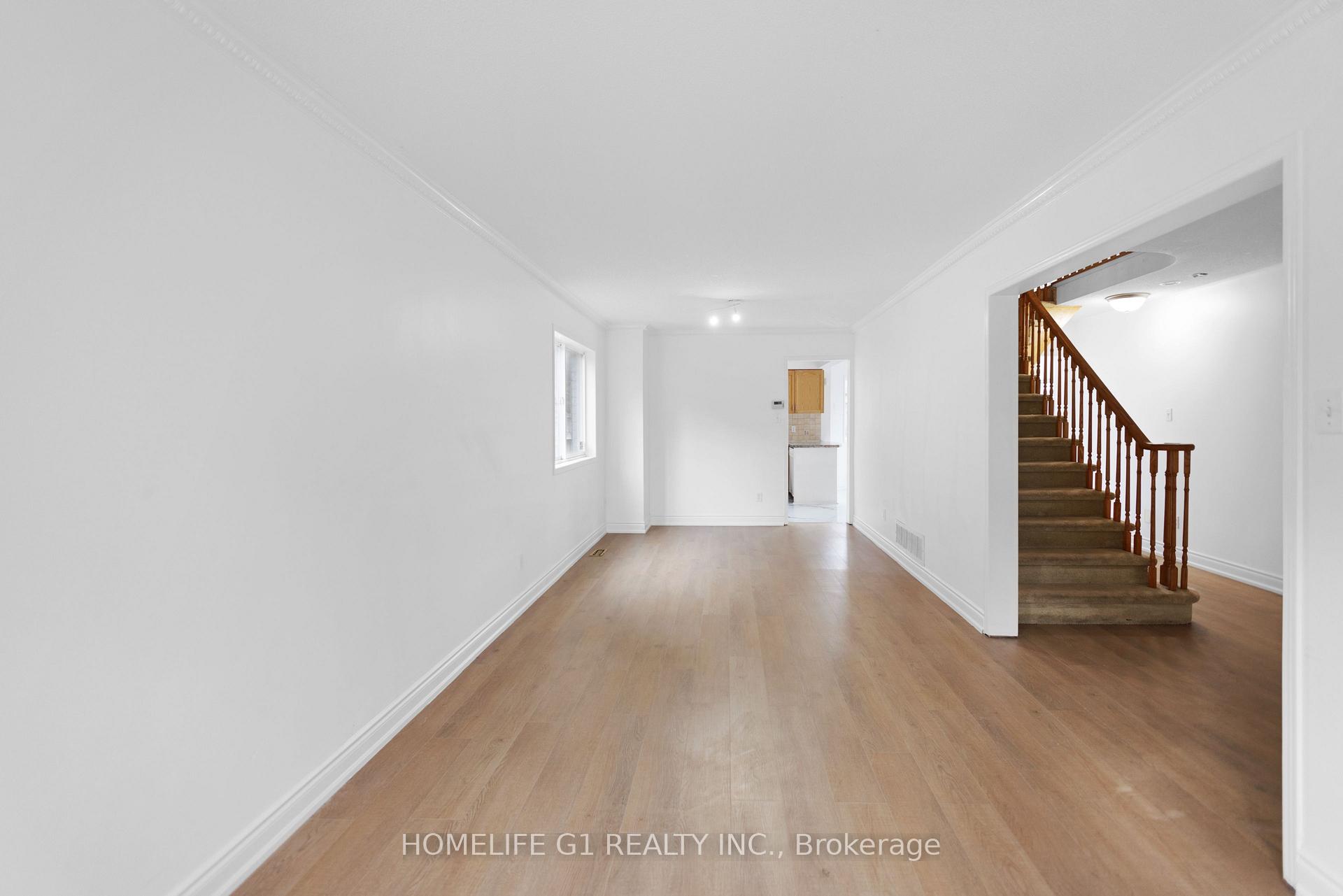 Photo 3 of 9 Hodgson Drive, Barrie, Northwest — HOMEH