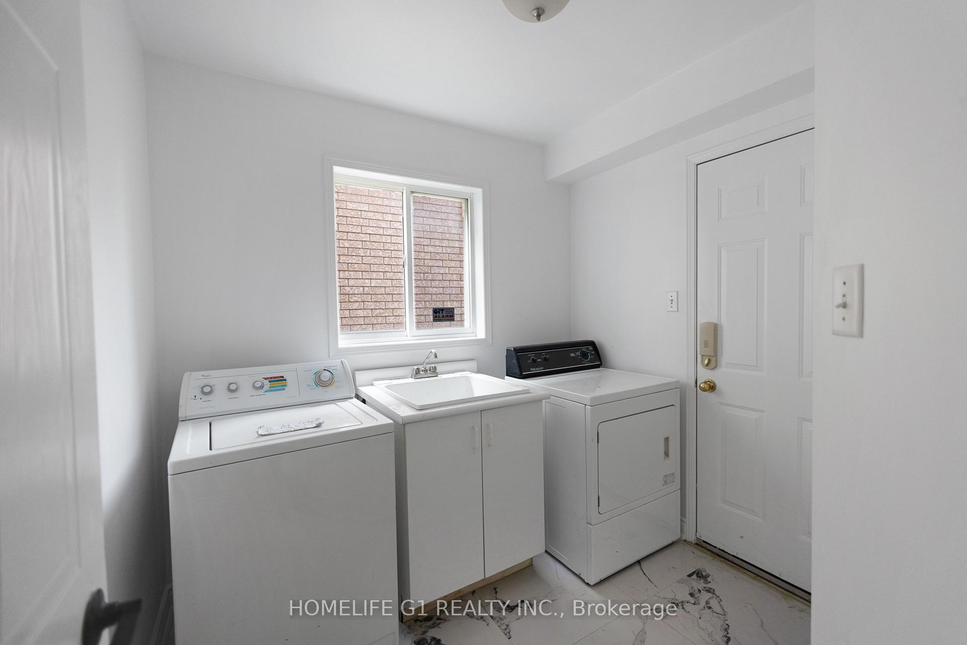 Photo 15 of 9 Hodgson Drive, Barrie, Northwest — HOMEH