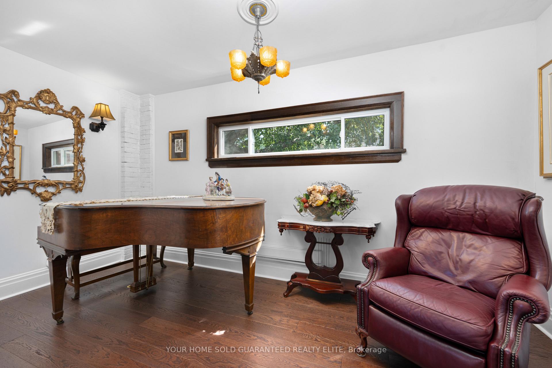 Photo 5 of 46 Newton Avenue, Hamilton, Westdale — HOMEH