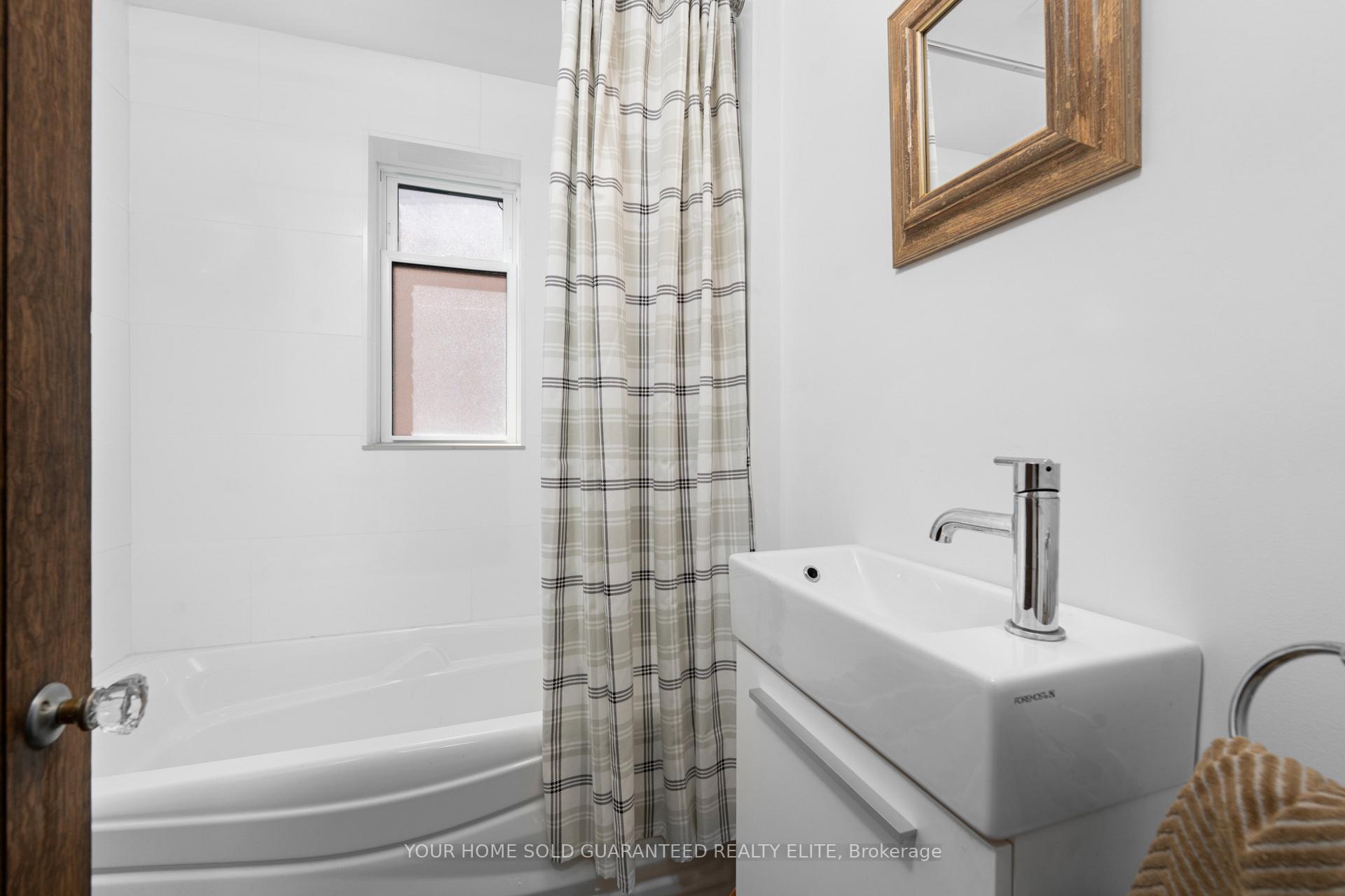 Photo 7 of 46 Newton Avenue, Hamilton, Westdale — HOMEH