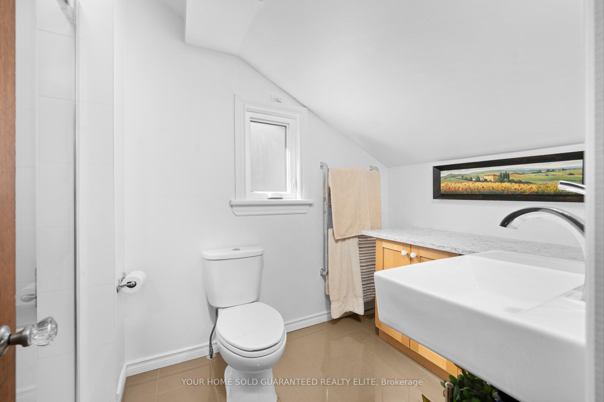 Photo 11 of 46 Newton Avenue, Hamilton, Westdale — HOMEH