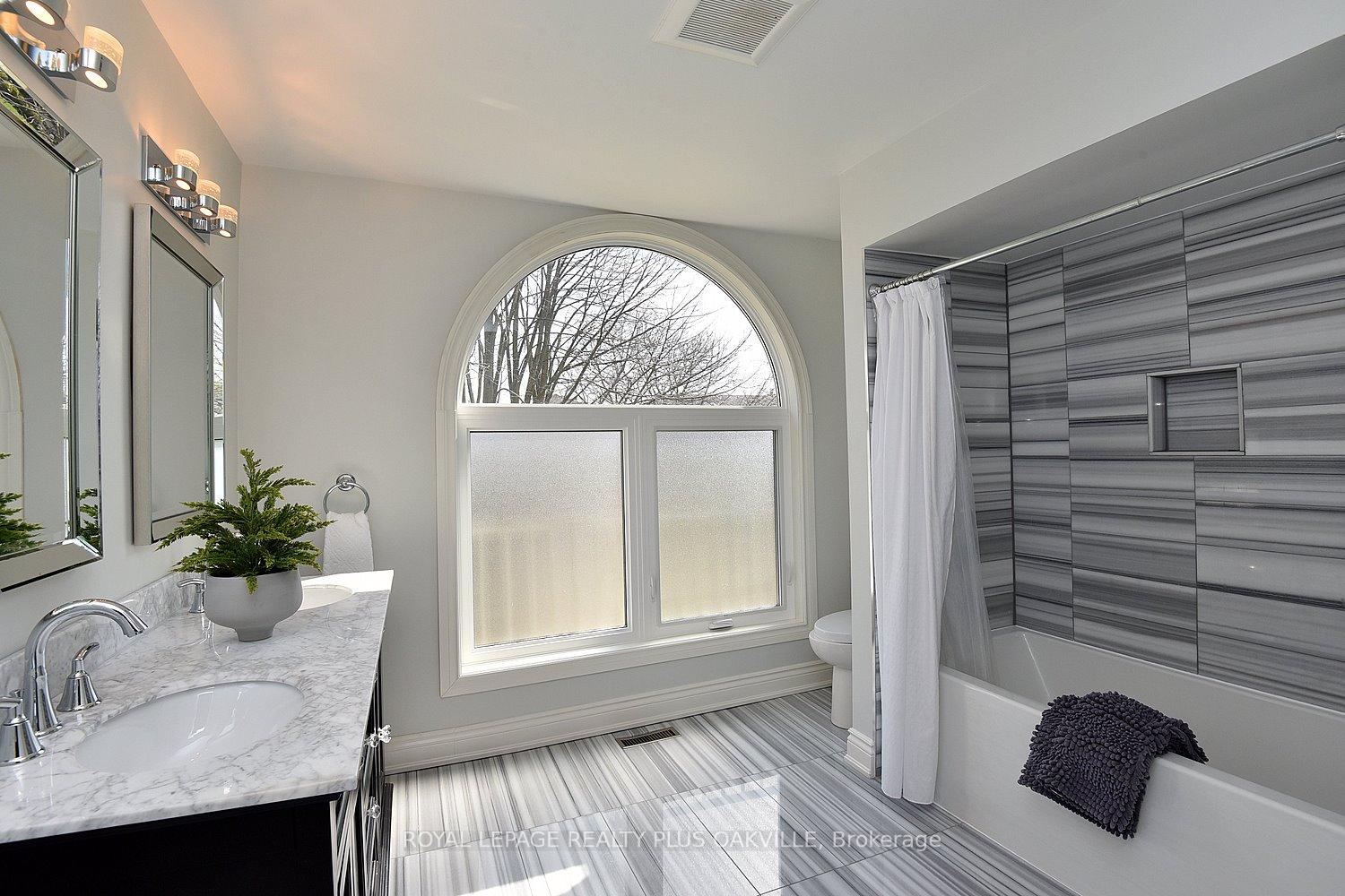 Photo 41 of 81 Jerome Park Drive, Hamilton, Dundas — HOMEH