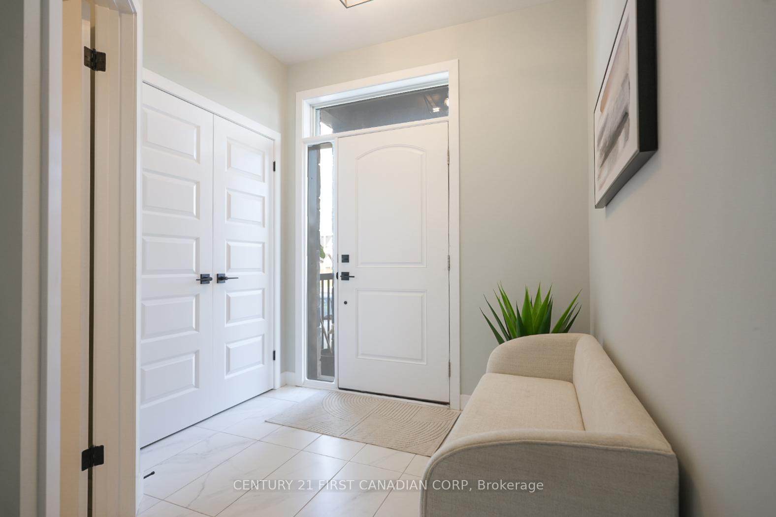 Photo 3 of 203 Winlow Way, Middlesex Centre, Kilworth — HOMEH