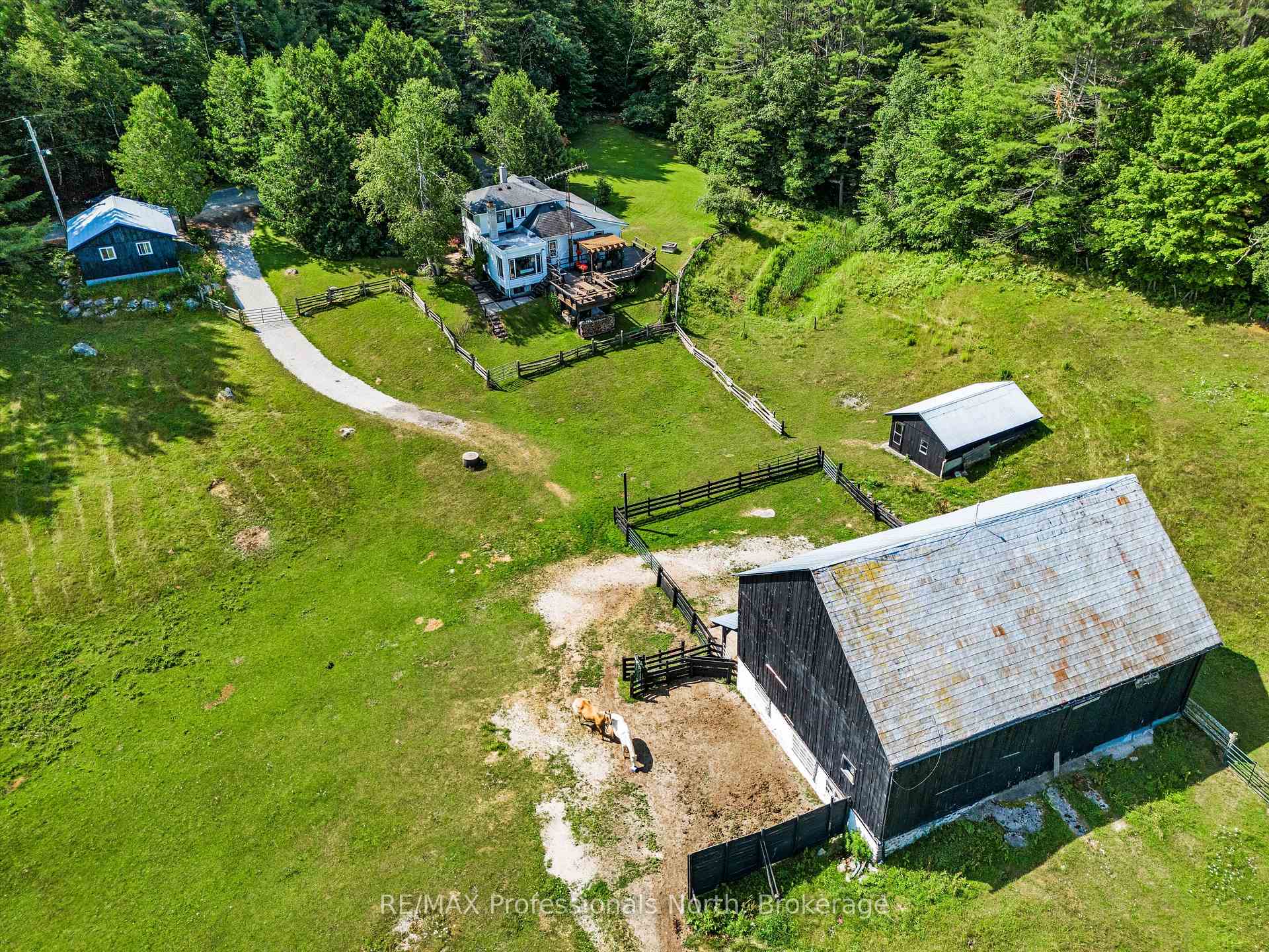 Photo 12 of 1069 Kirk Line E, Bracebridge, Macaulay — HOMEH