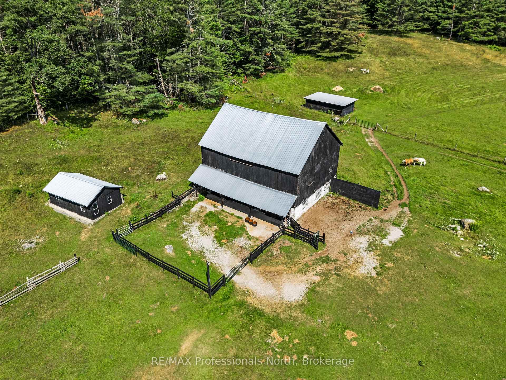 Photo 11 of 1069 Kirk Line E, Bracebridge, Macaulay — HOMEH