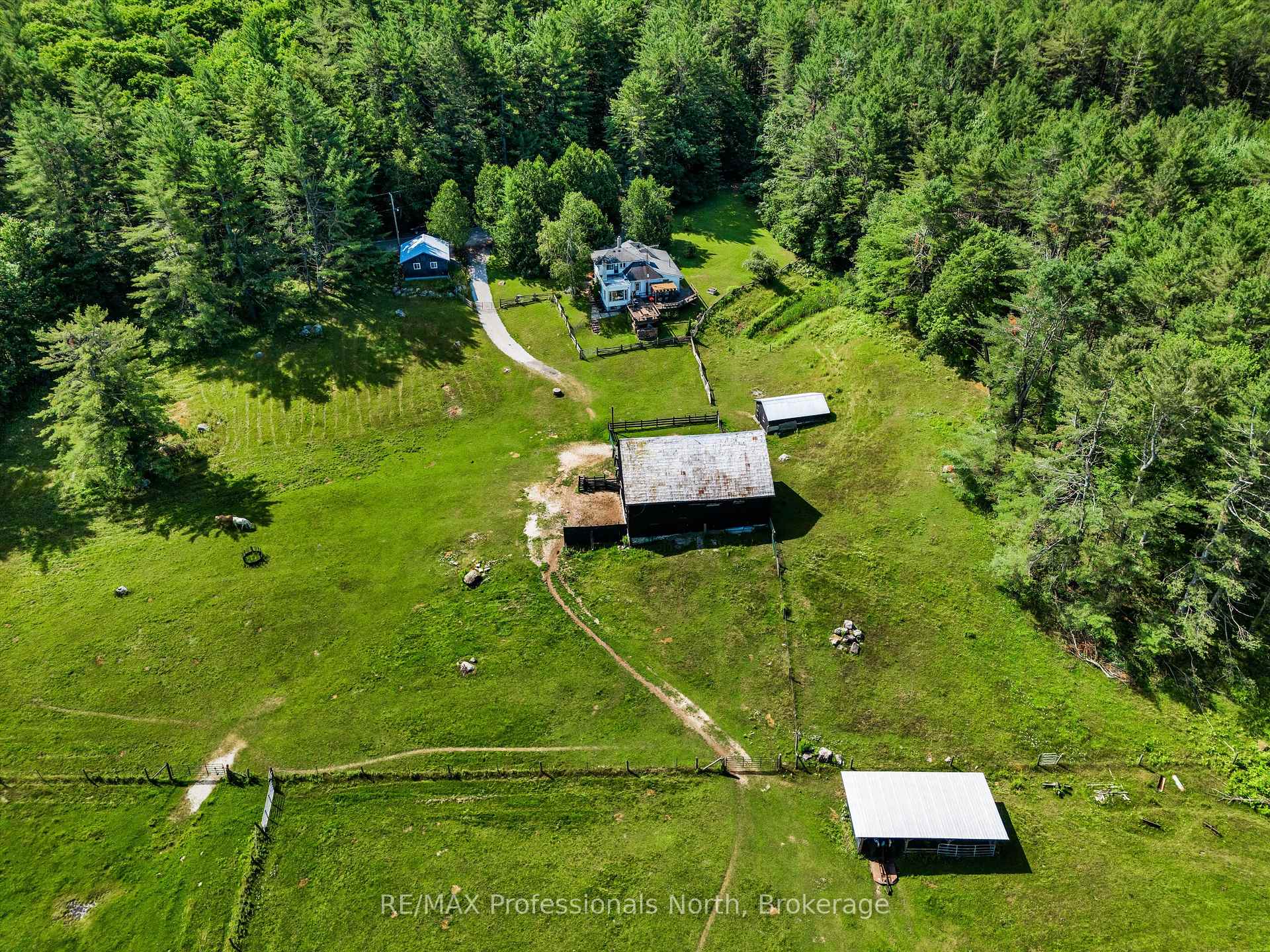 Photo 9 of 1069 Kirk Line E, Bracebridge, Macaulay — HOMEH