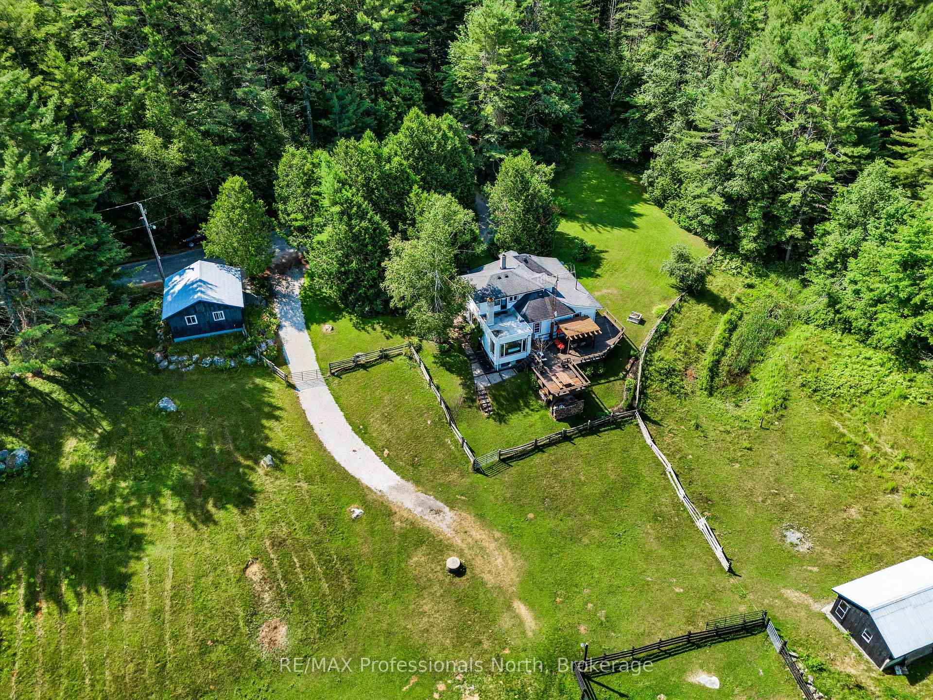 Photo 8 of 1069 Kirk Line E, Bracebridge, Macaulay — HOMEH