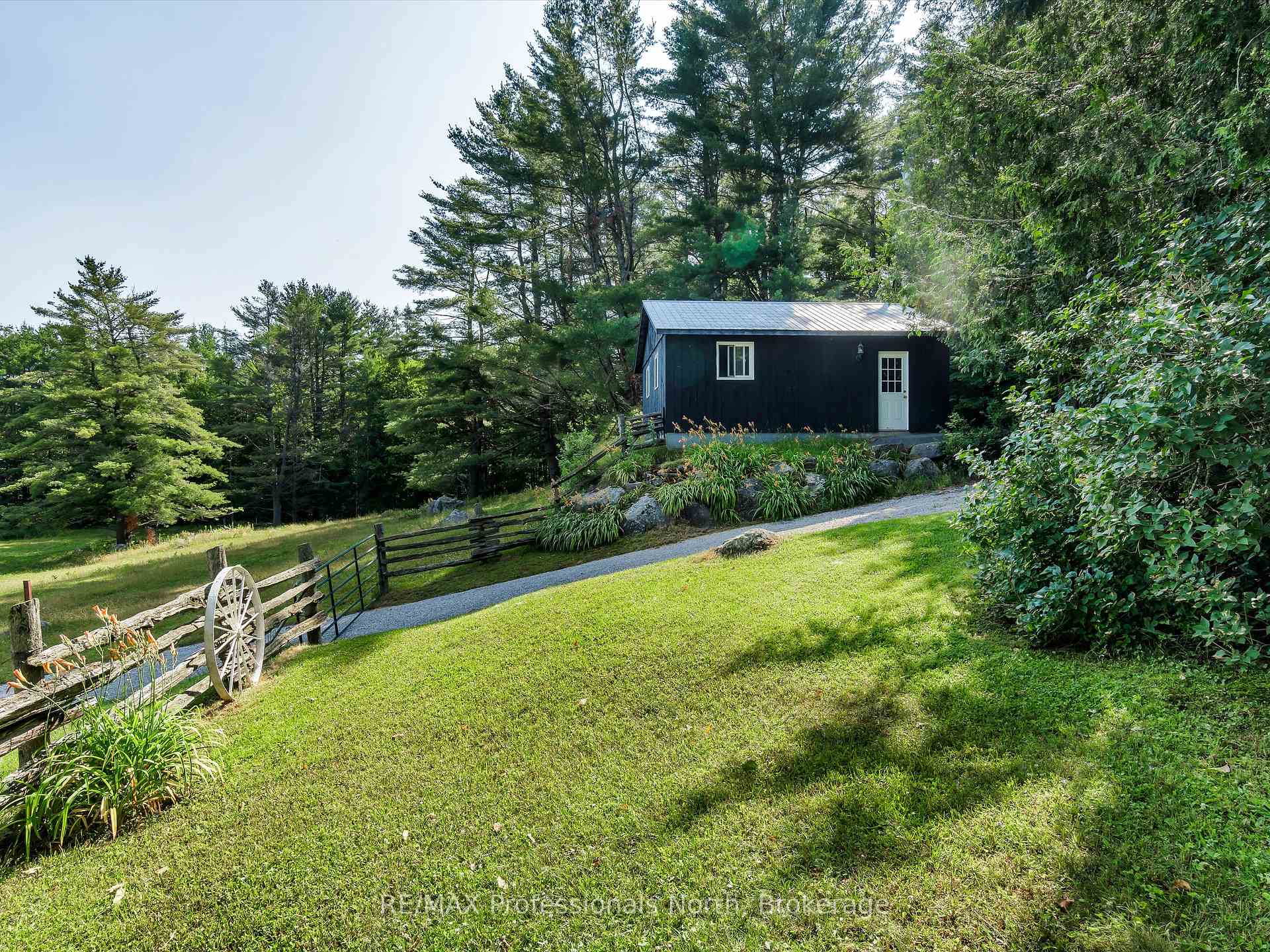 Photo 44 of 1069 Kirk Line E, Bracebridge, Macaulay — HOMEH