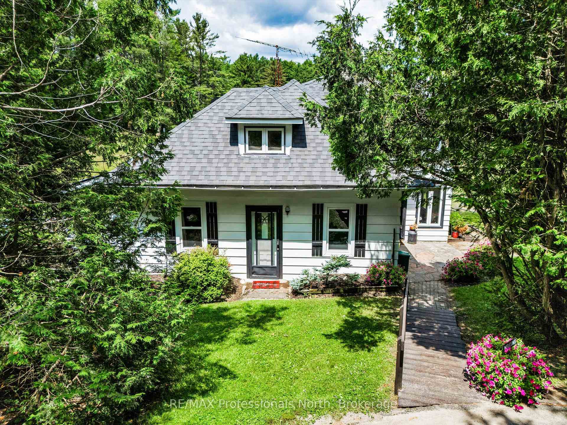 Photo 16 of 1069 Kirk Line E, Bracebridge, Macaulay — HOMEH