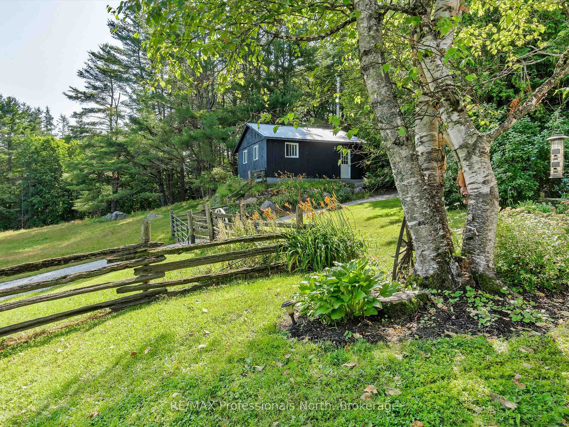 Photo 34 of 1069 Kirk Line E, Bracebridge, Macaulay — HOMEH