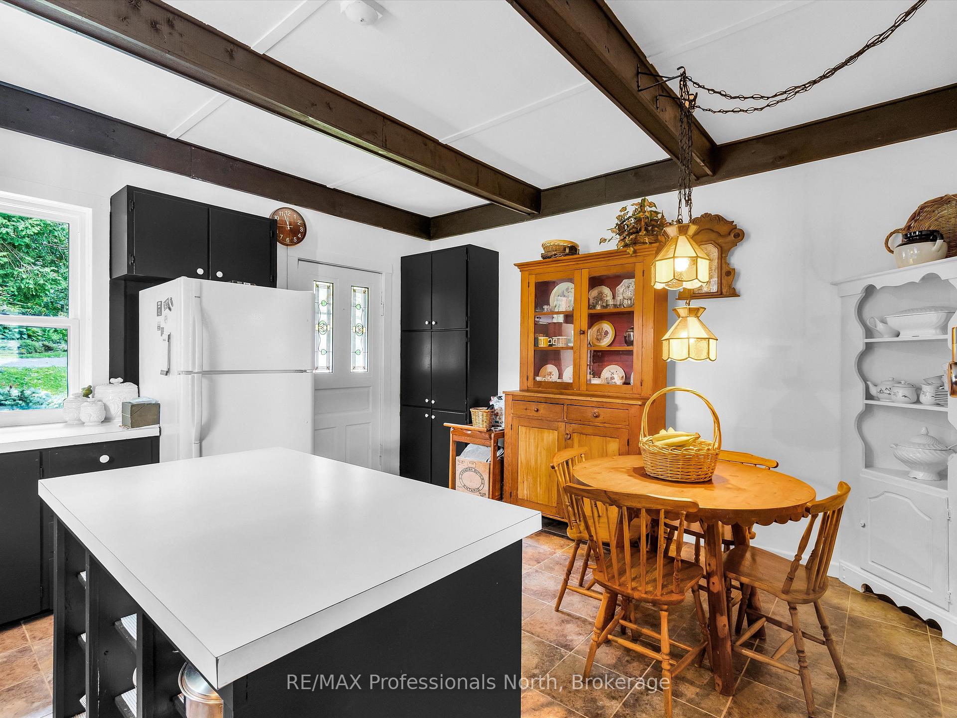 Photo 37 of 1069 Kirk Line E, Bracebridge, Macaulay — HOMEH