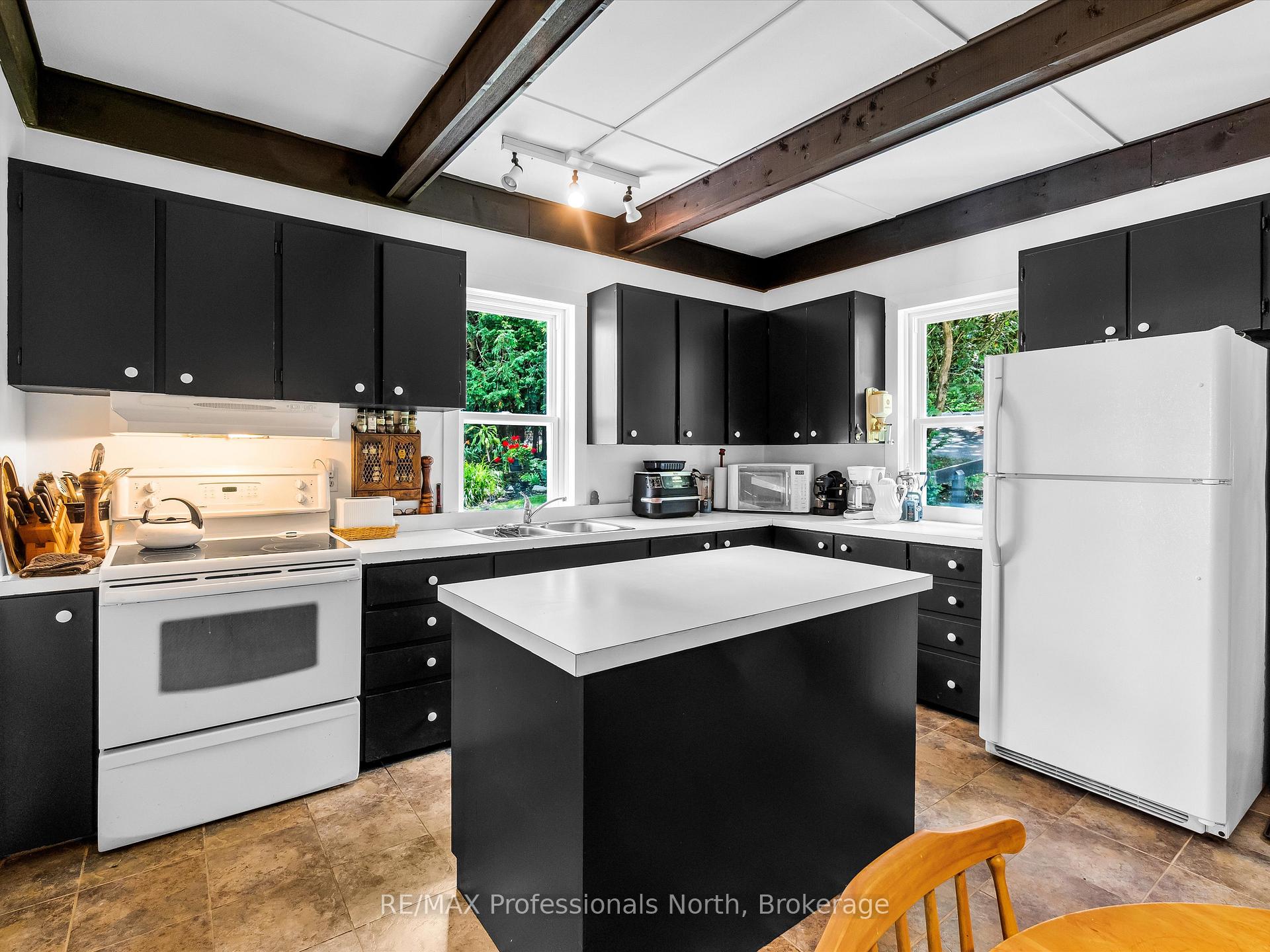 Photo 45 of 1069 Kirk Line E, Bracebridge, Macaulay — HOMEH