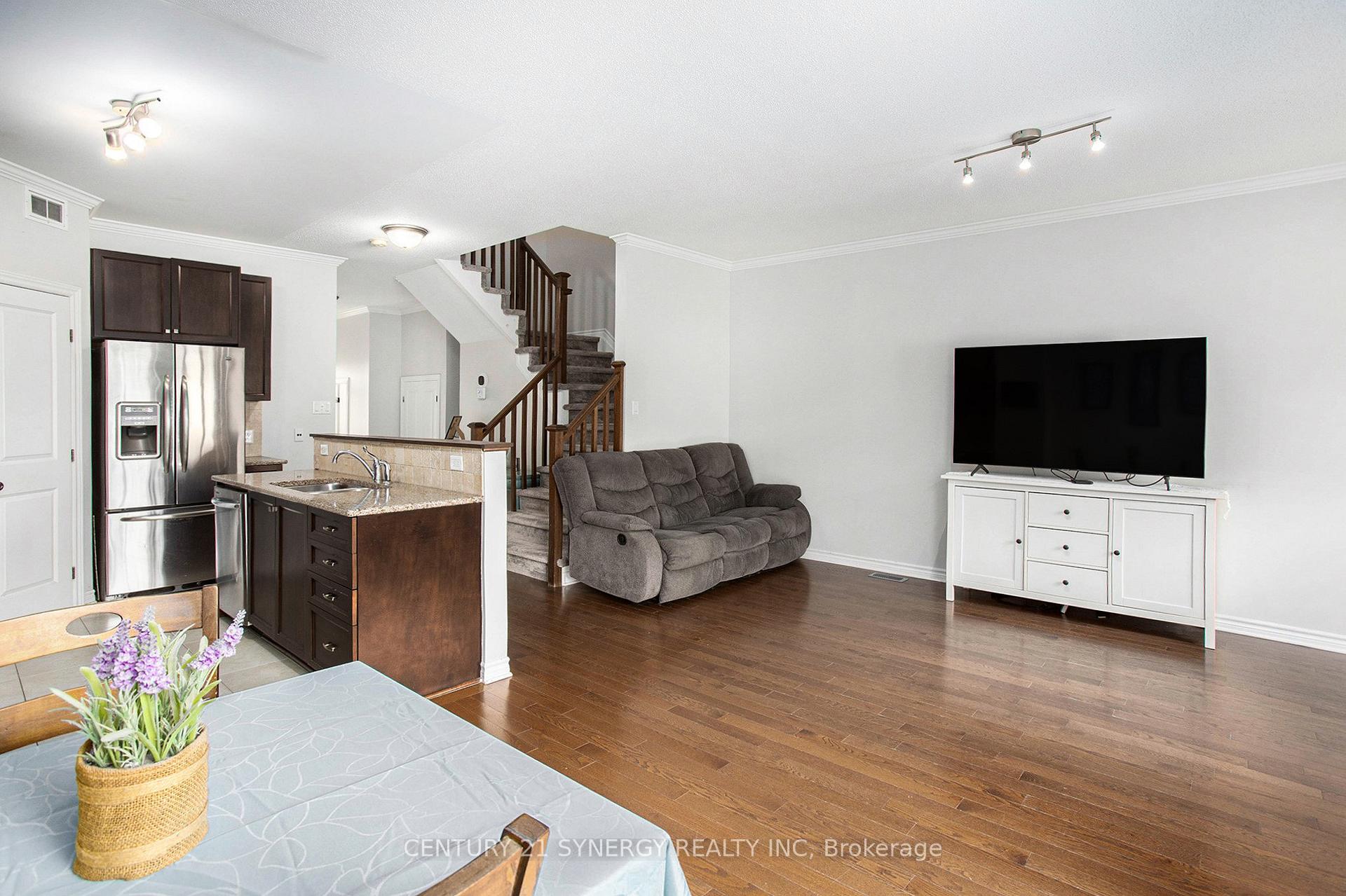 Photo 5 of 516 Rochefort Circle, Ottawa, Avalon West — HOMEH