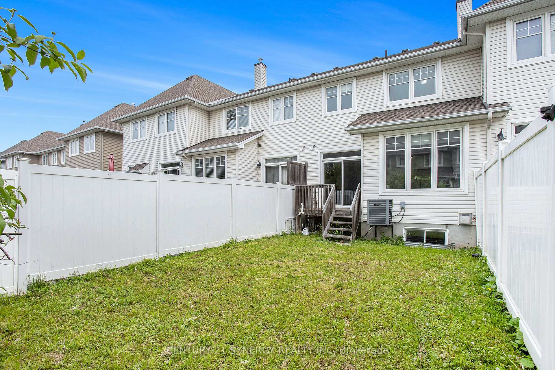 Photo 14 of 516 Rochefort Circle, Ottawa, Avalon West — HOMEH