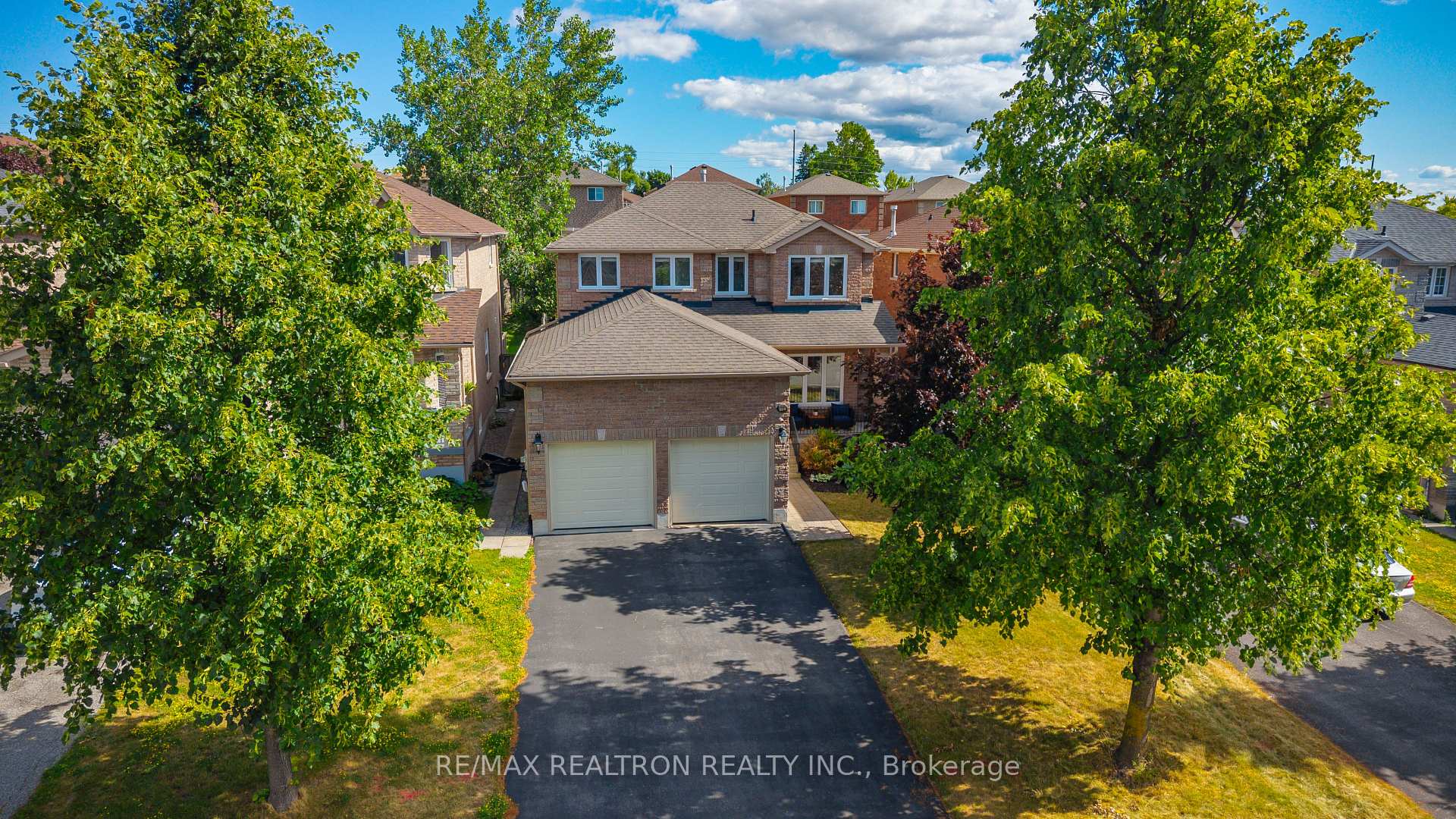 Photo 1 of 11 Jessica Drive, Barrie, Painswick South — HOMEH