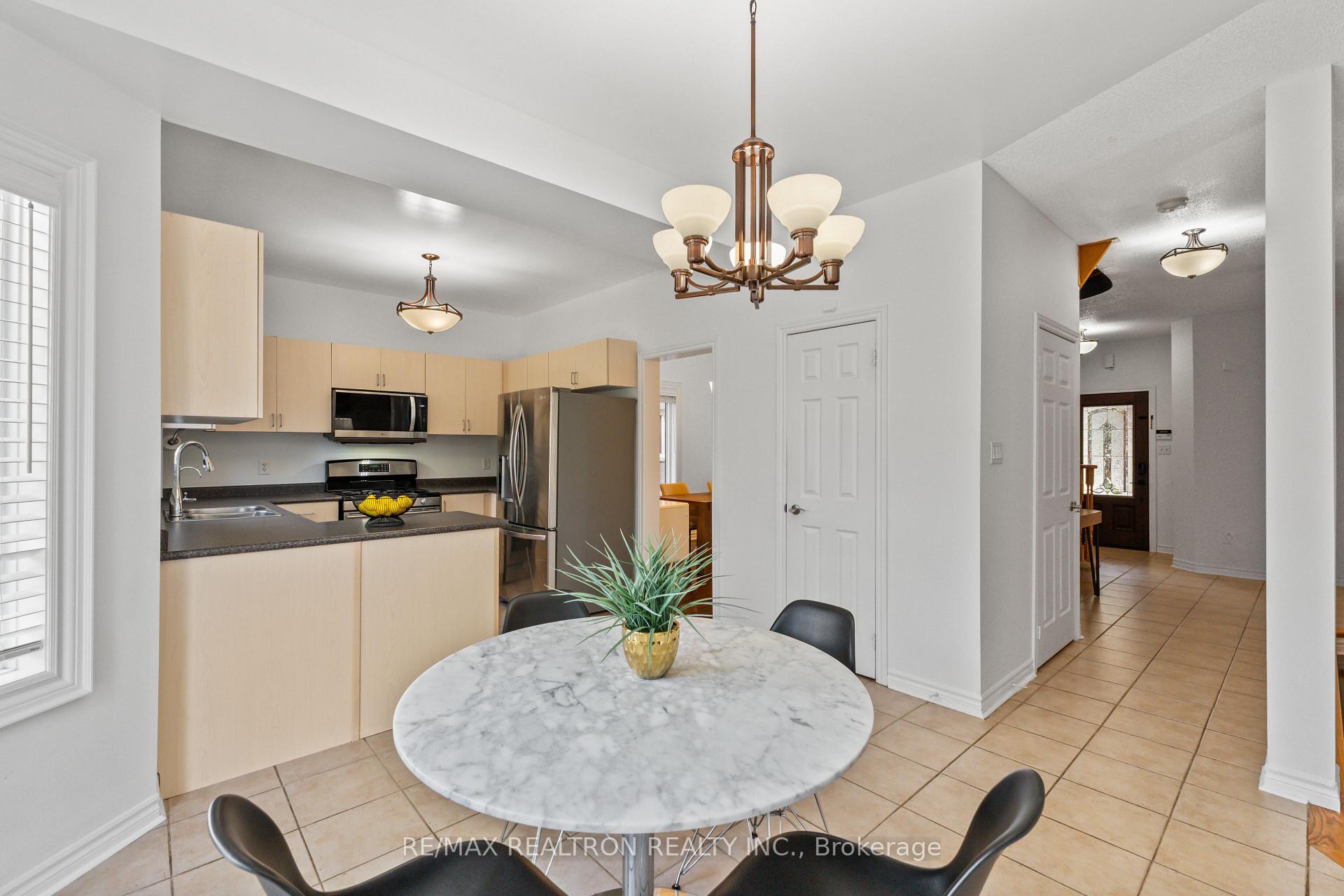 Photo 6 of 11 Jessica Drive, Barrie, Painswick South — HOMEH