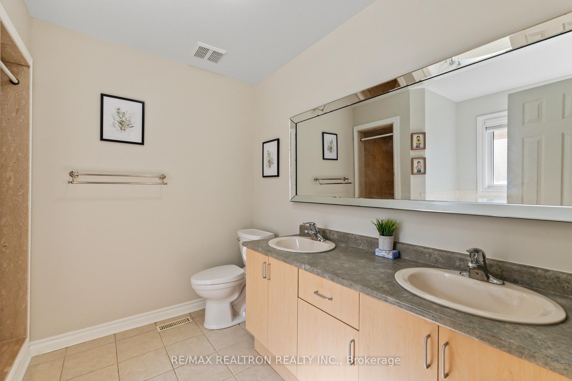 Photo 15 of 11 Jessica Drive, Barrie, Painswick South — HOMEH