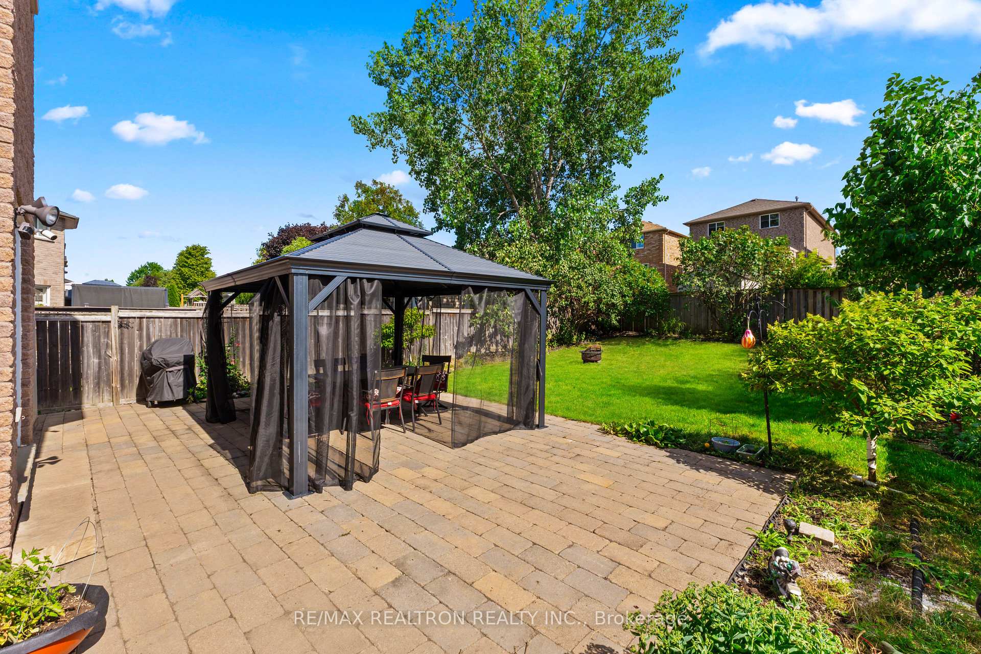 Photo 25 of 11 Jessica Drive, Barrie, Painswick South — HOMEH