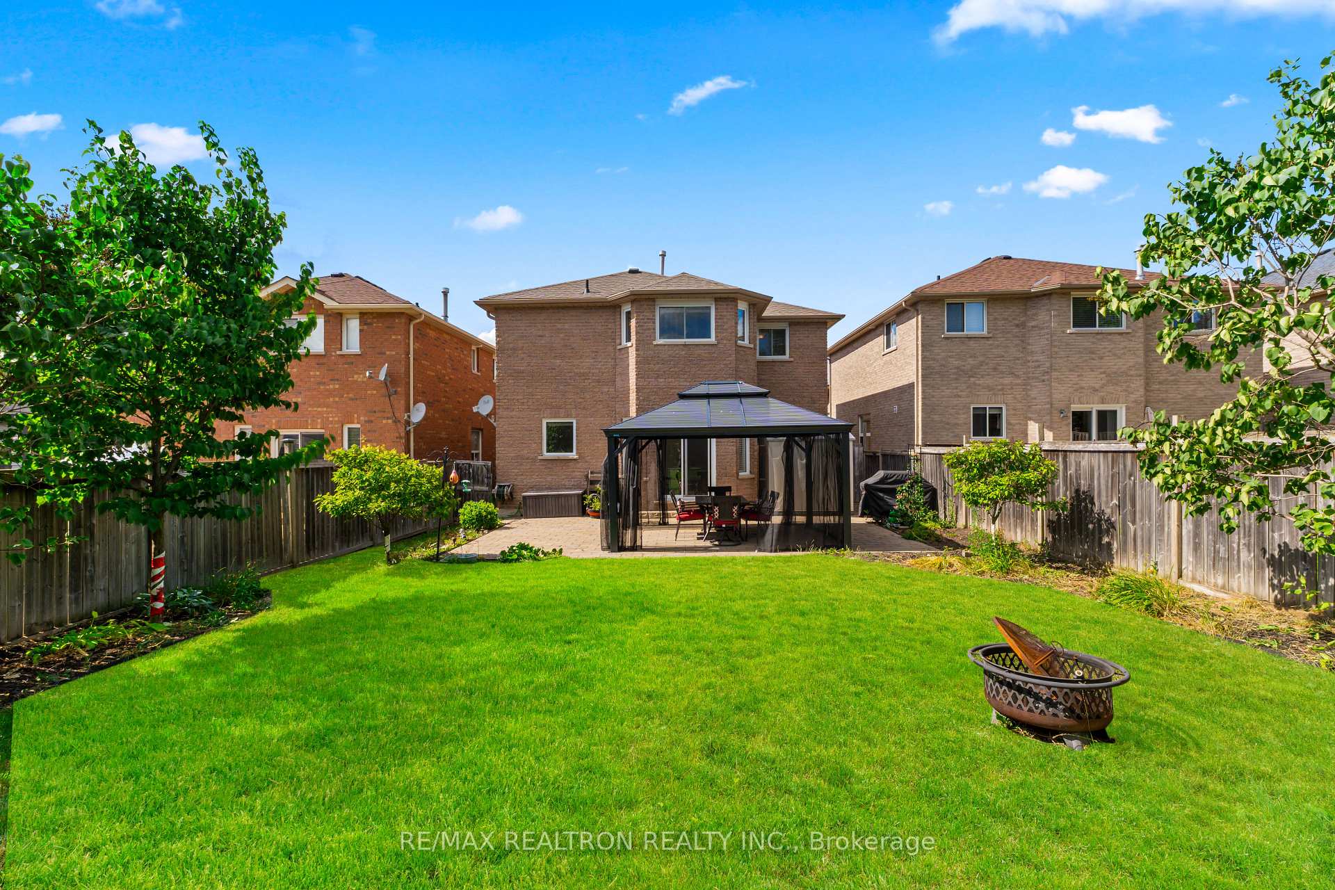 Photo 24 of 11 Jessica Drive, Barrie, Painswick South — HOMEH