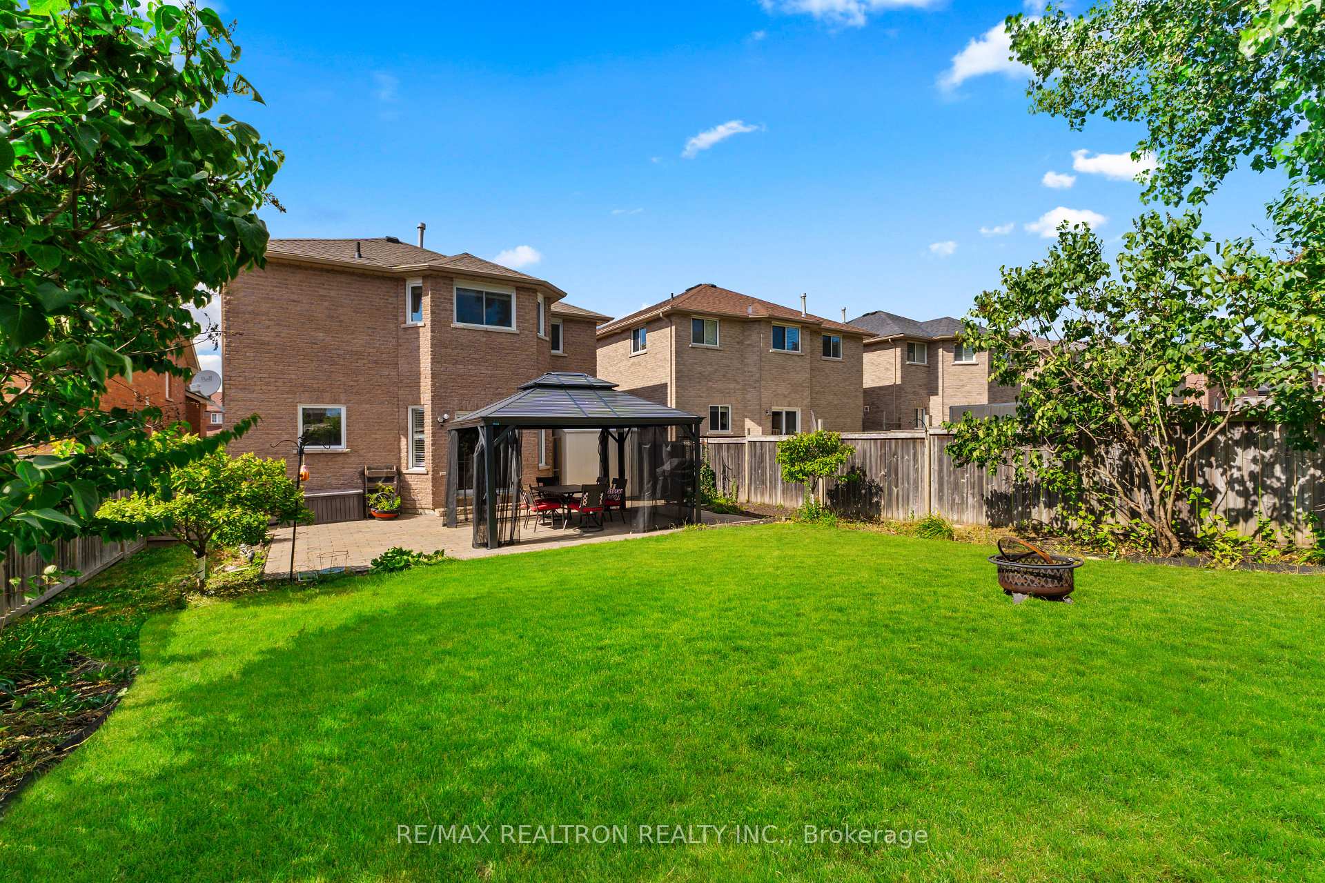 Photo 27 of 11 Jessica Drive, Barrie, Painswick South — HOMEH