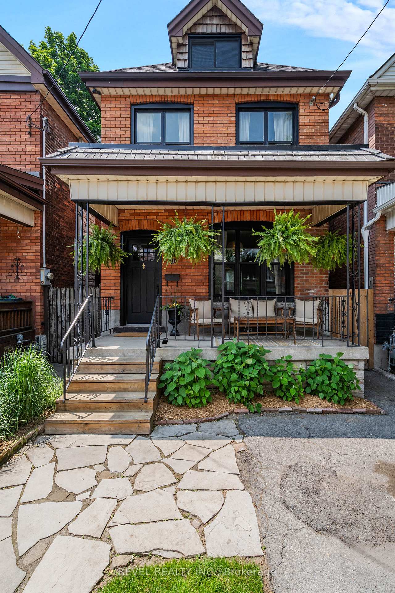 Photo 1 of 33 Holton Avenue N, Hamilton, Gibson — HOMEH