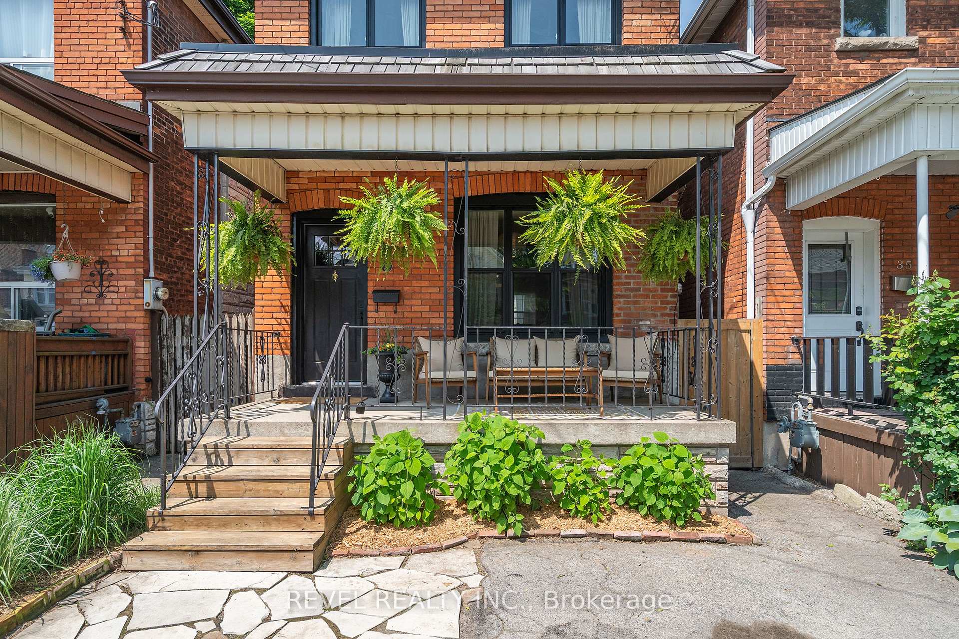 Photo 9 of 33 Holton Avenue N, Hamilton, Gibson — HOMEH