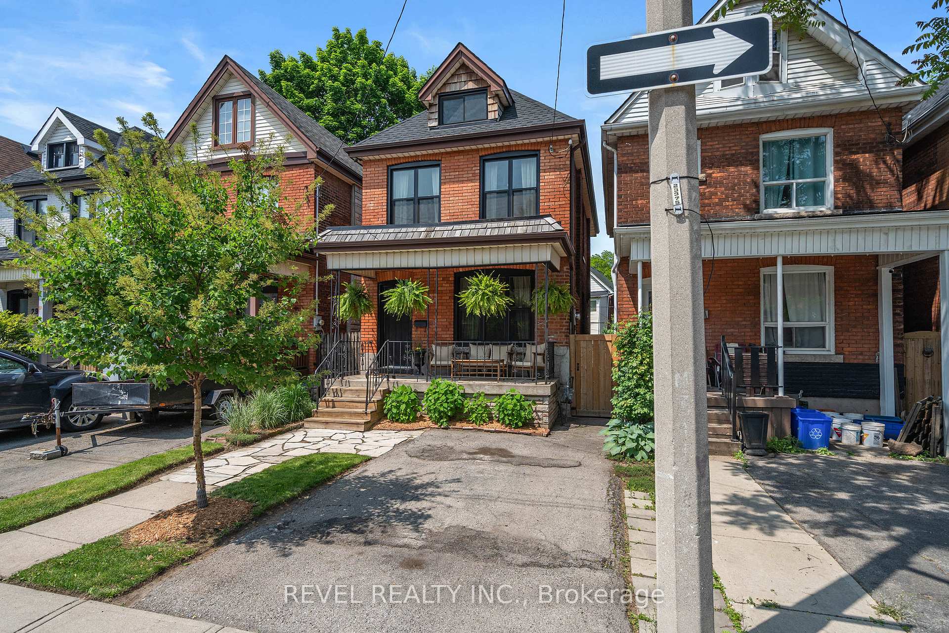 Photo 4 of 33 Holton Avenue N, Hamilton, Gibson — HOMEH