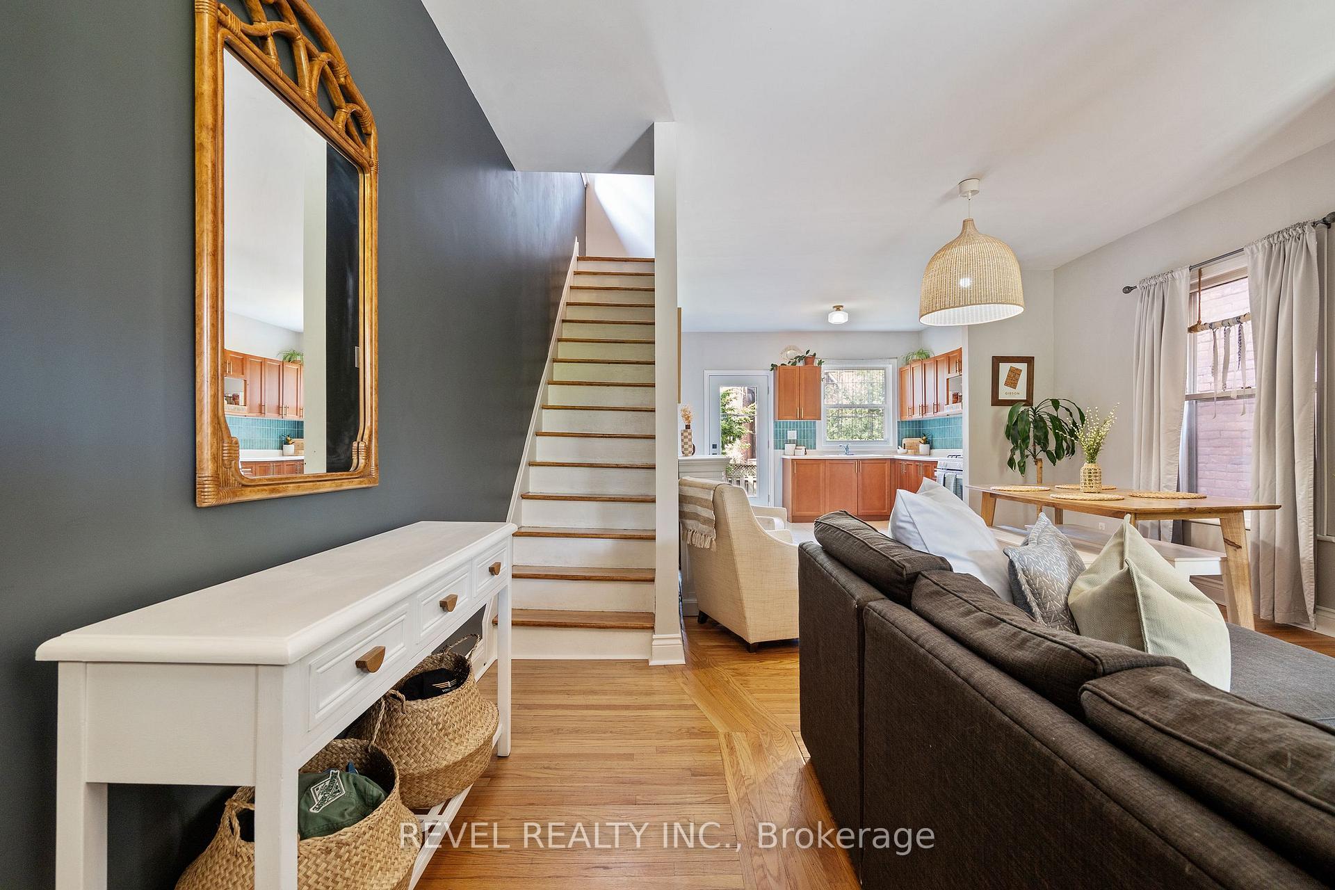 Photo 3 of 33 Holton Avenue N, Hamilton, Gibson — HOMEH