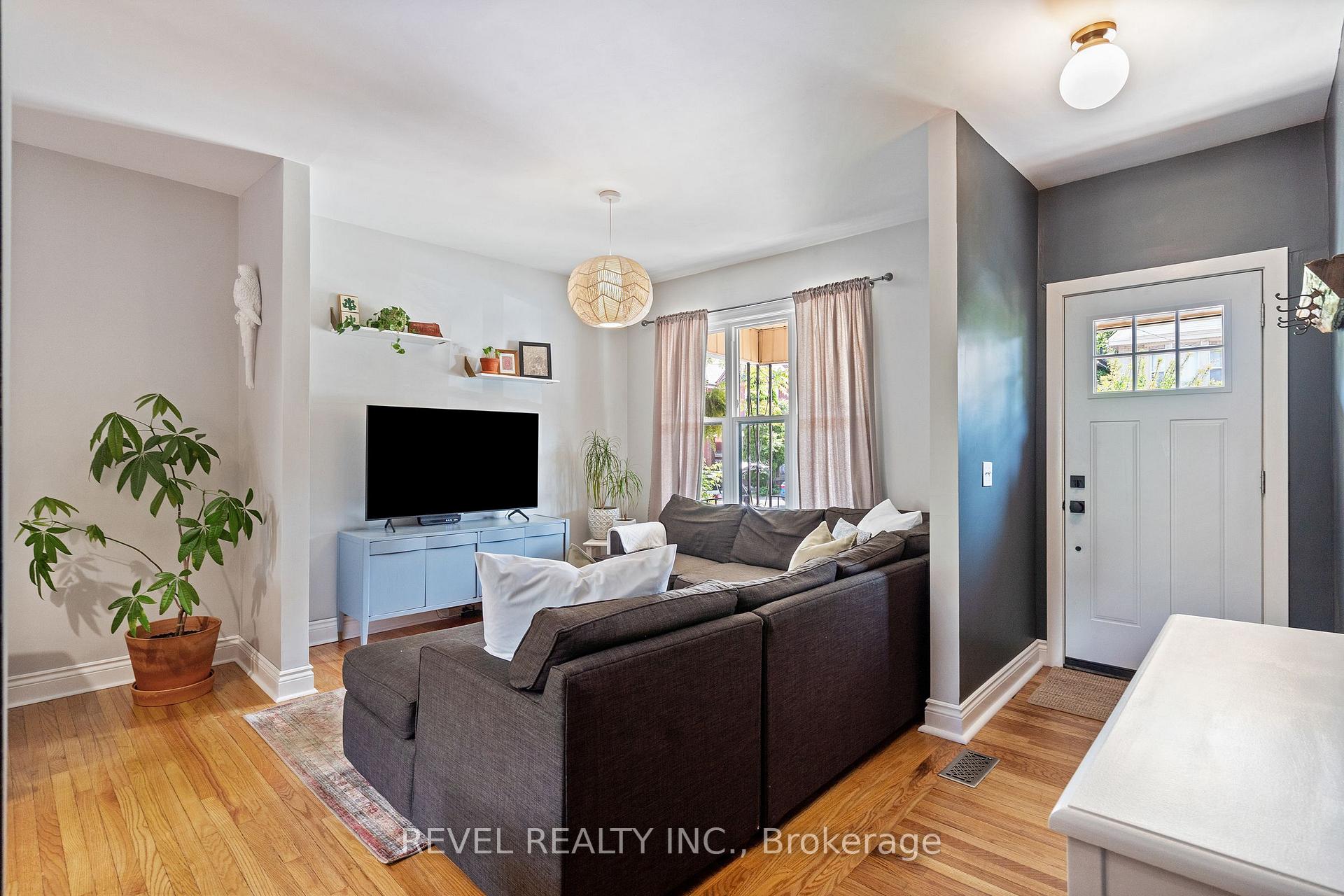 Photo 16 of 33 Holton Avenue N, Hamilton, Gibson — HOMEH