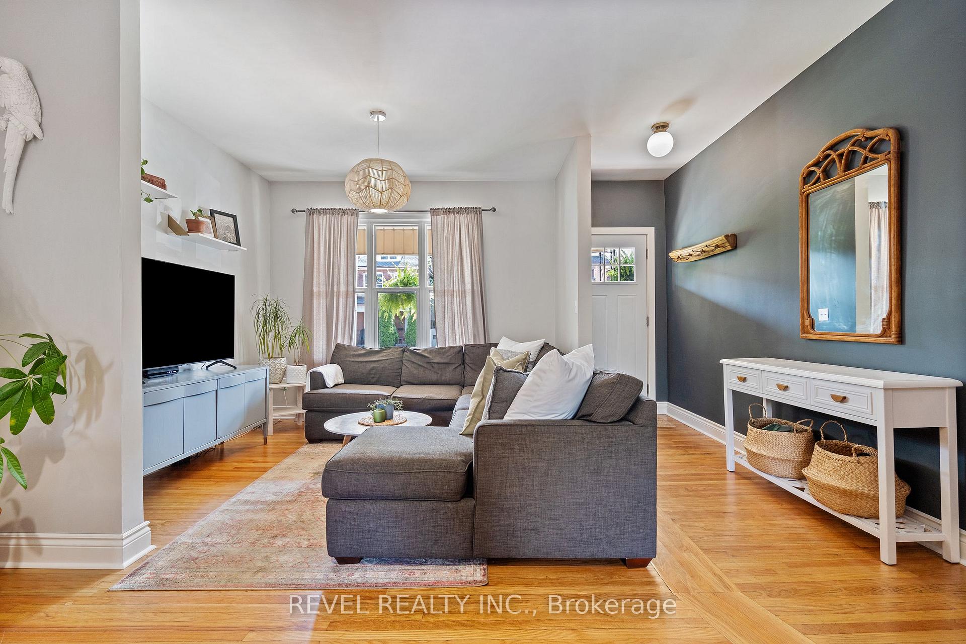 Photo 11 of 33 Holton Avenue N, Hamilton, Gibson — HOMEH