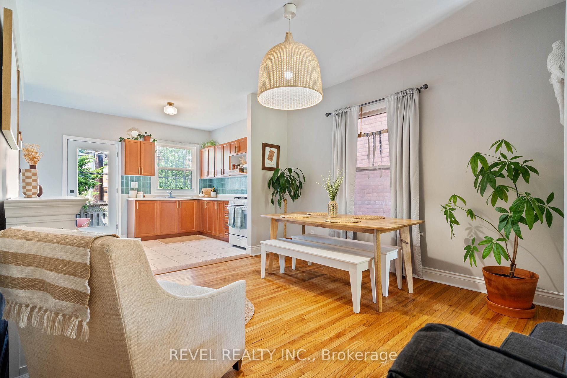 Photo 13 of 33 Holton Avenue N, Hamilton, Gibson — HOMEH