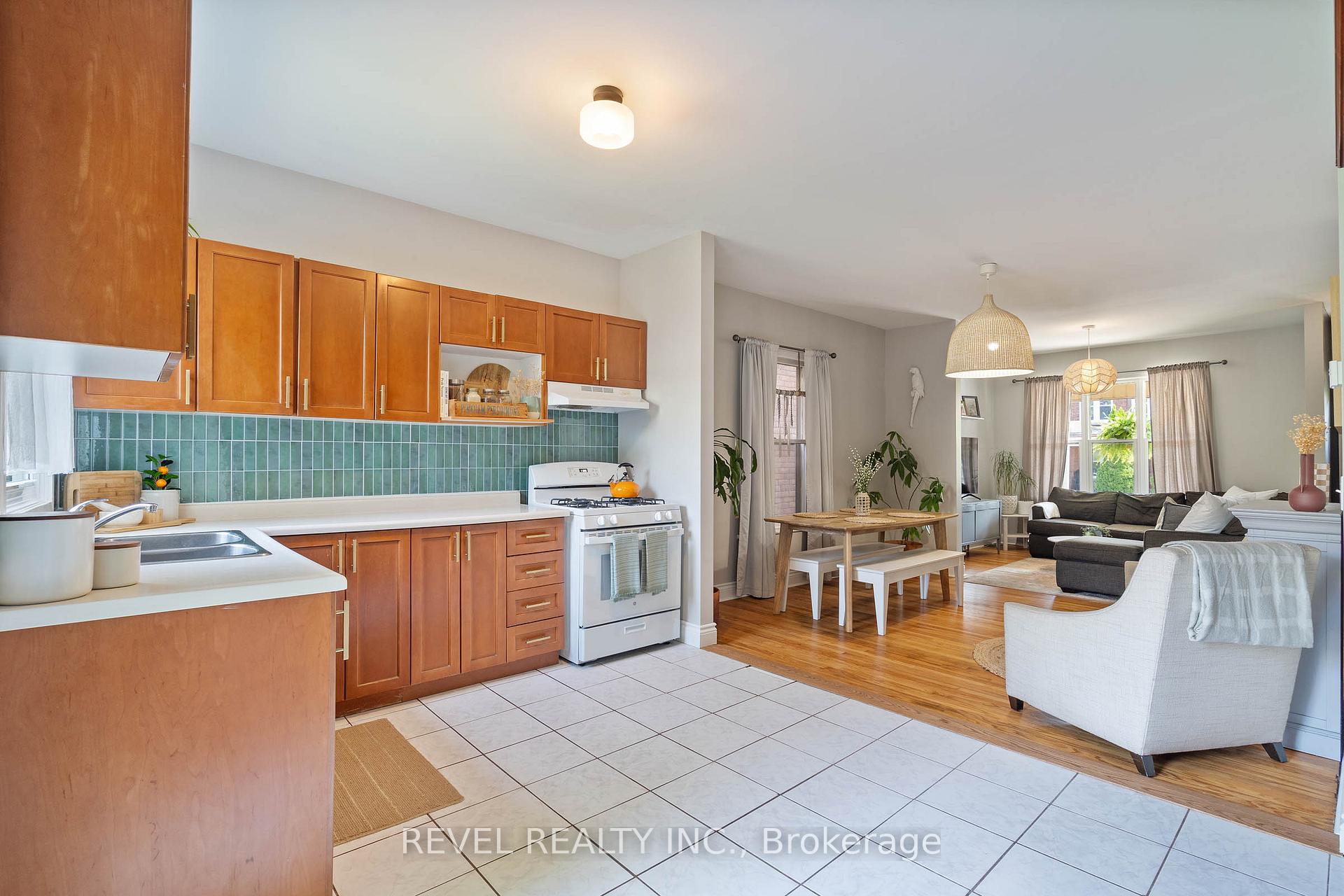 Photo 18 of 33 Holton Avenue N, Hamilton, Gibson — HOMEH