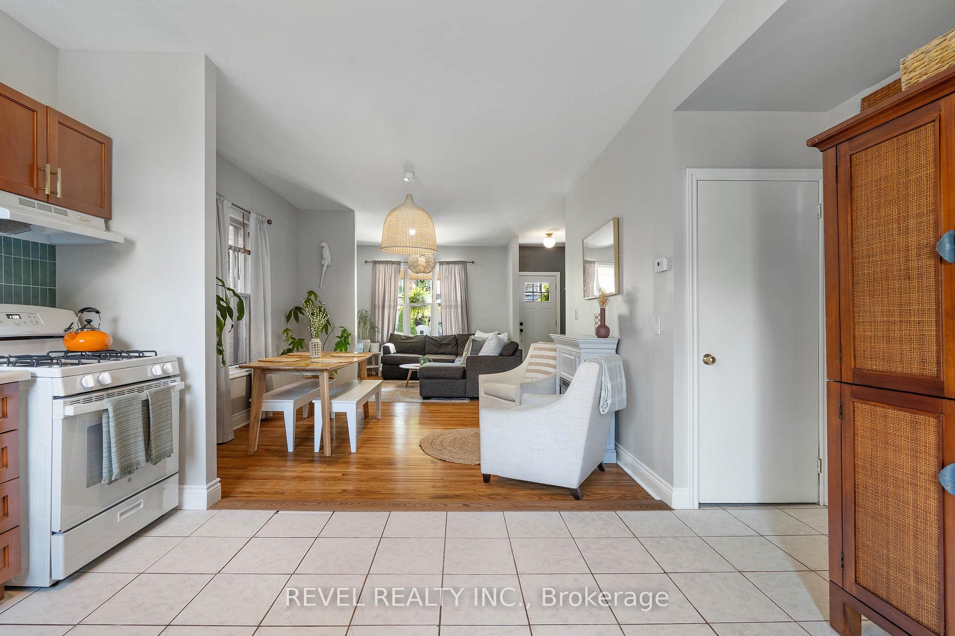 Photo 26 of 33 Holton Avenue N, Hamilton, Gibson — HOMEH