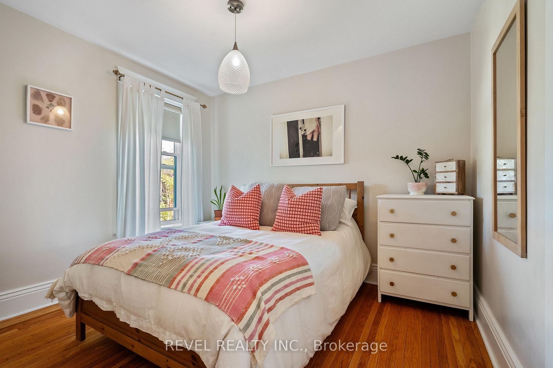 Photo 30 of 33 Holton Avenue N, Hamilton, Gibson — HOMEH
