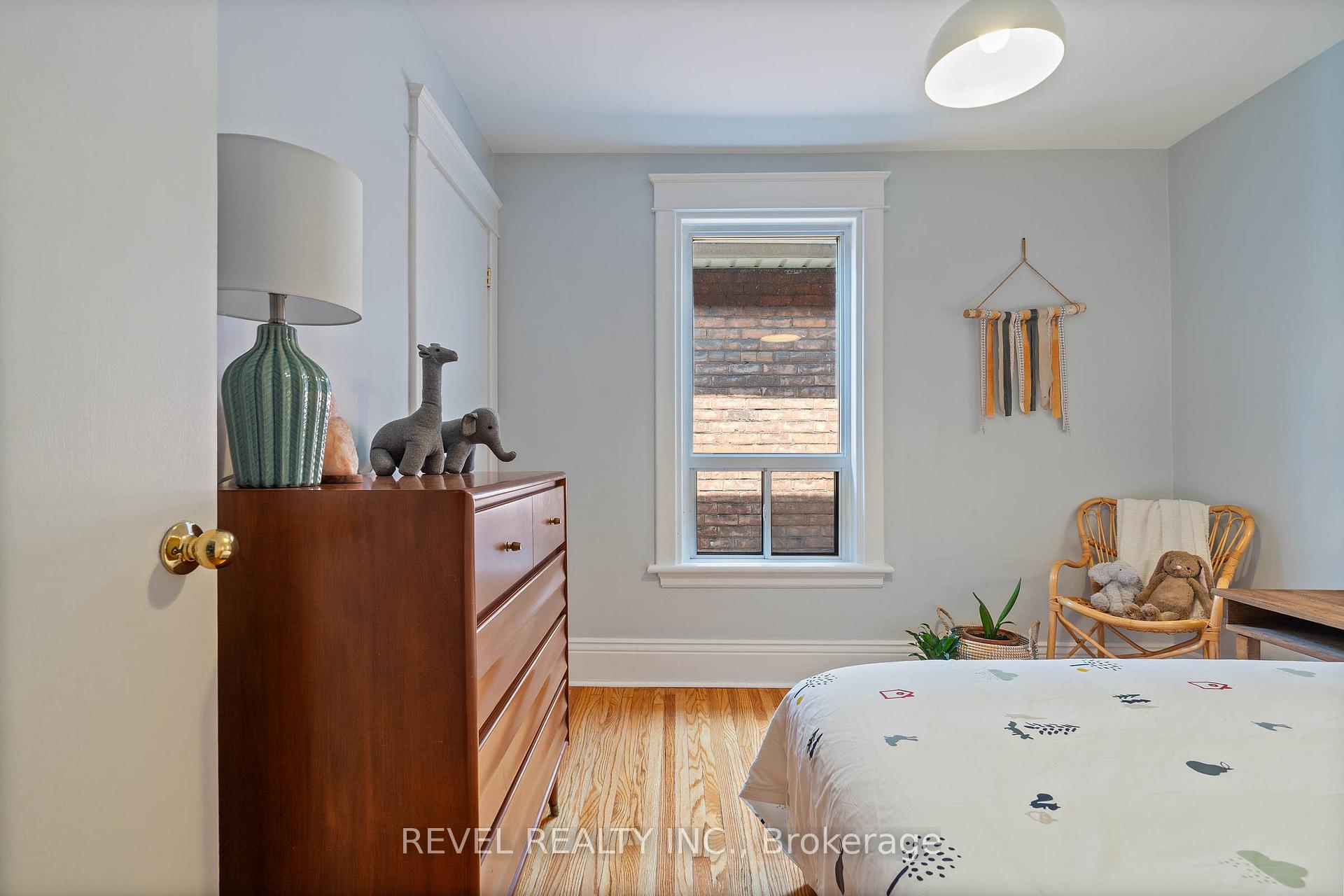 Photo 24 of 33 Holton Avenue N, Hamilton, Gibson — HOMEH